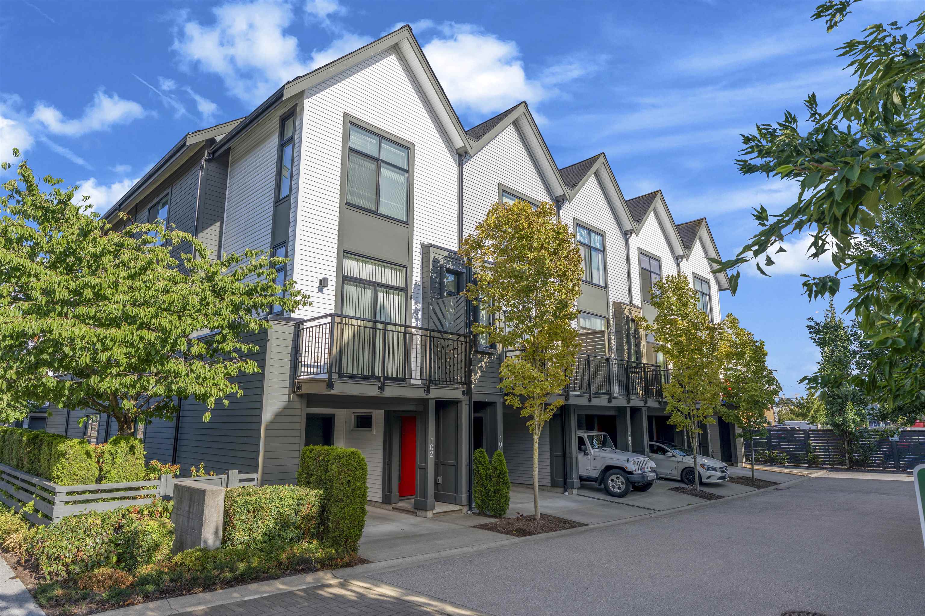 99 17568 57A AVENUE, R3150648, BC,