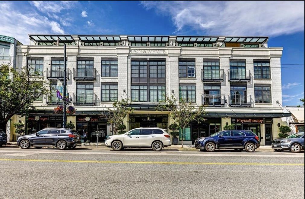 200 4355 10 AVENUE, R3150798, BC,