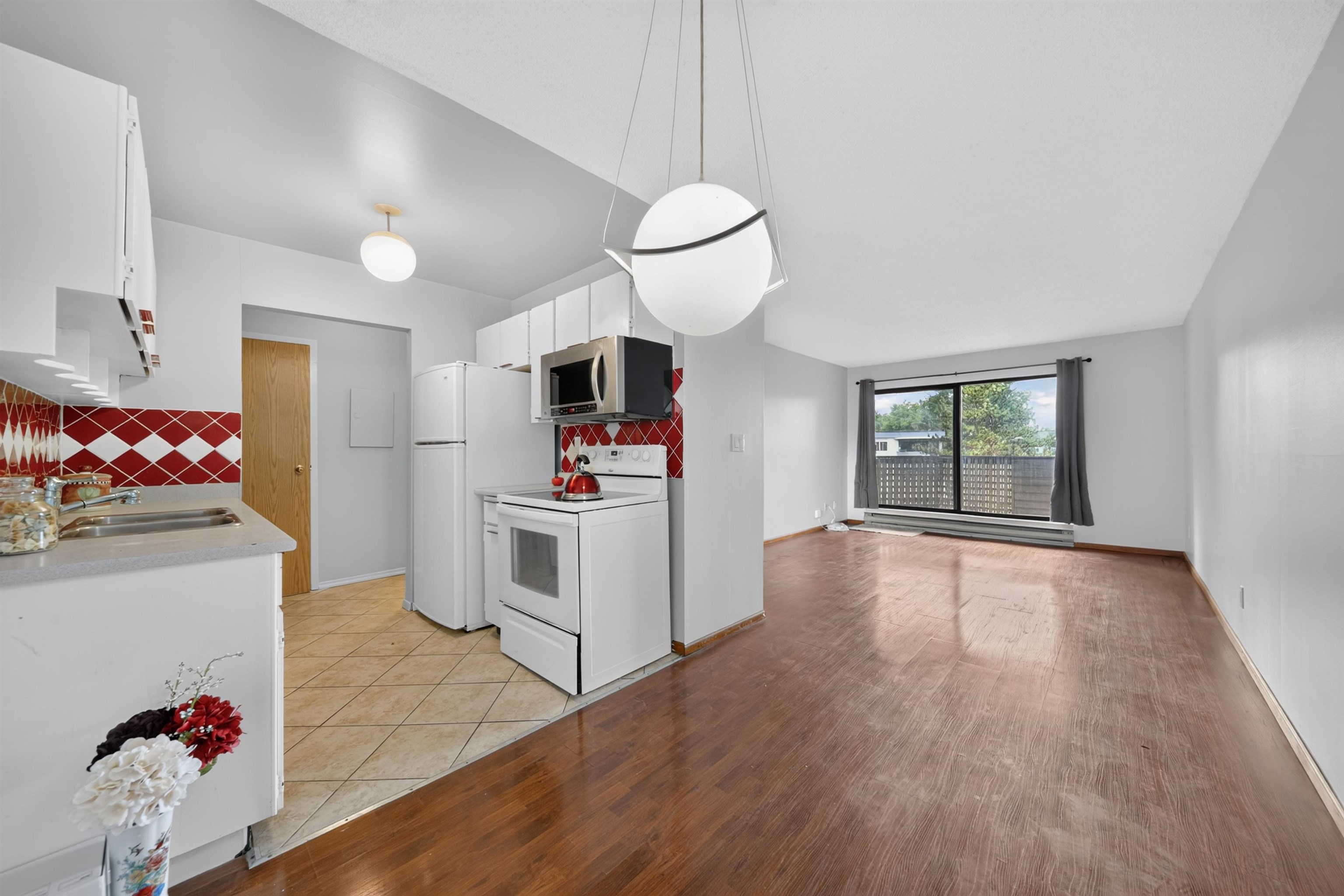 322 8700 ACKROYD ROAD, R3150954, BC,