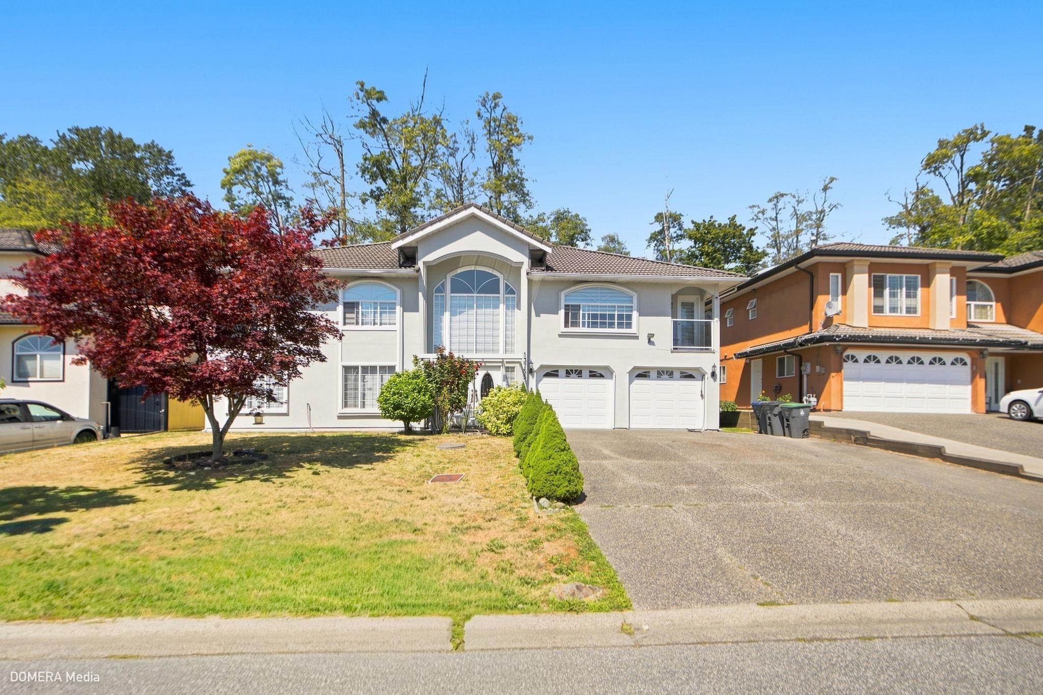 13755 93A AVENUE, Surrey BC V3V 8A9, R3151044, BC,
