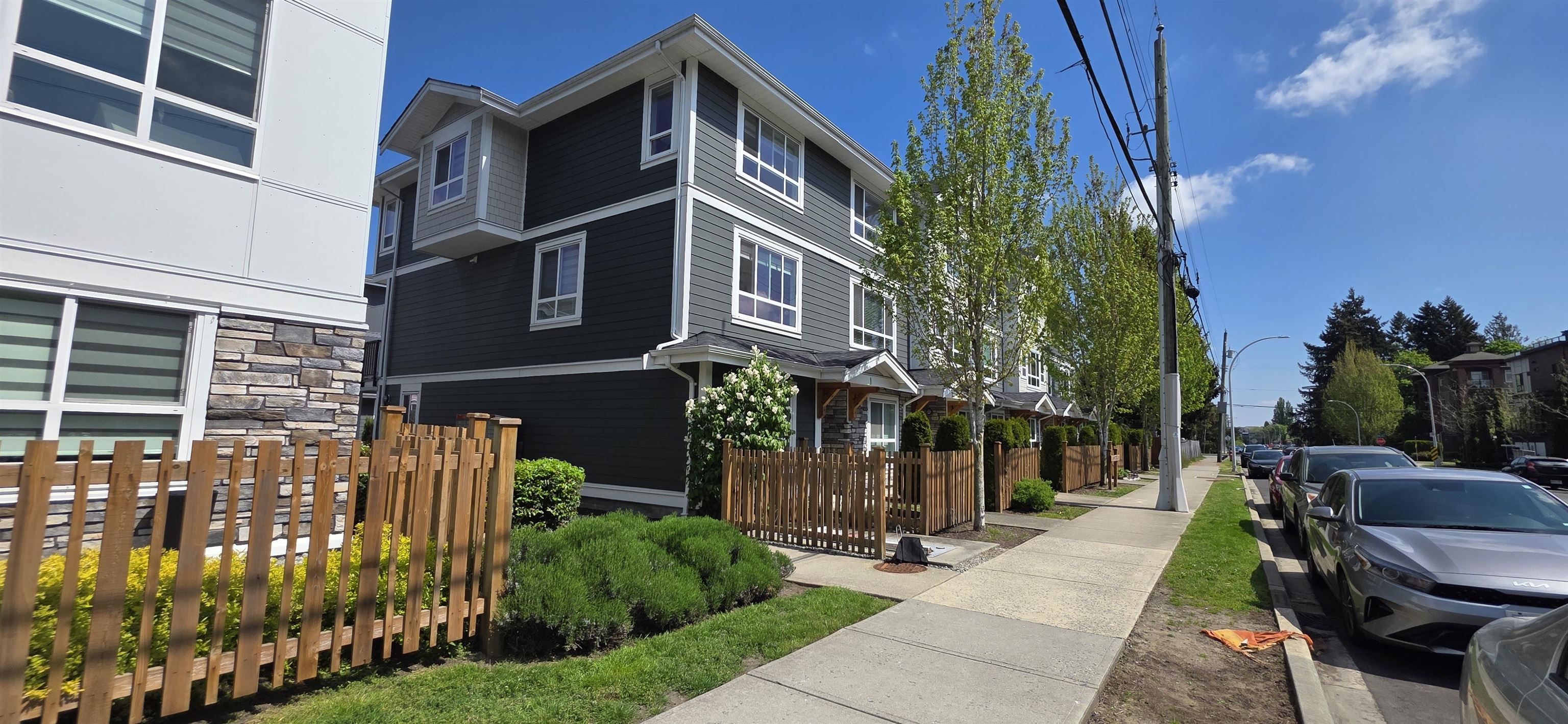 1 19753 55A AVENUE AVENUE, R3151345, BC,