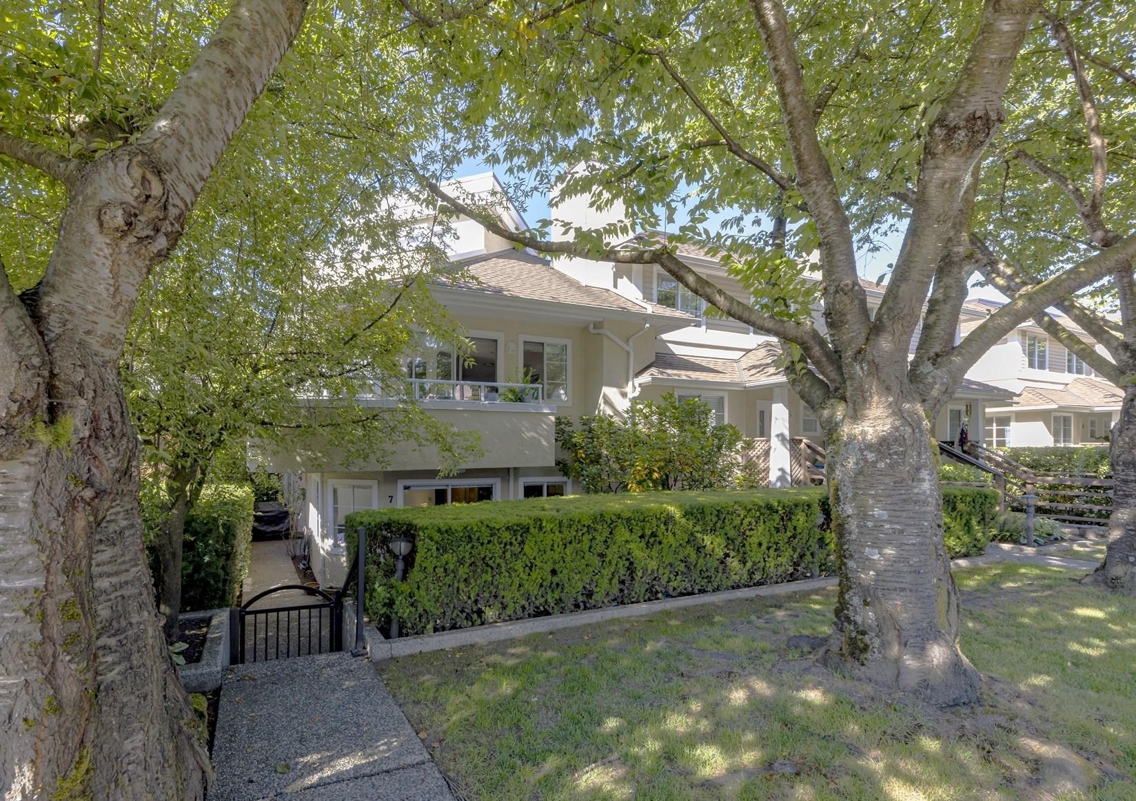 7 249 4TH STREET, R3151678, BC,