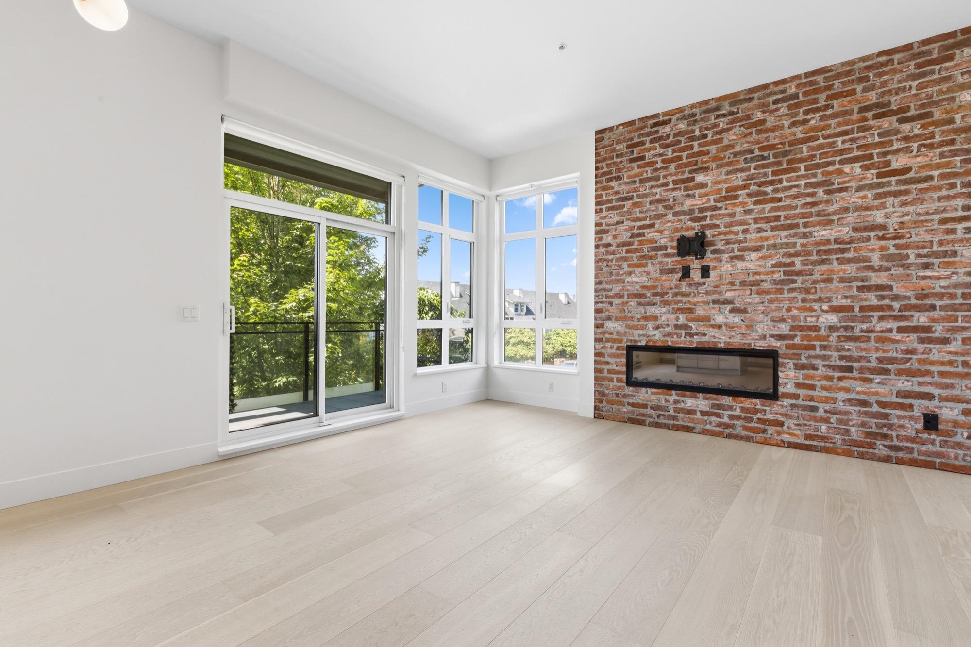 205 300 SALTER STREET, R3151944, BC,