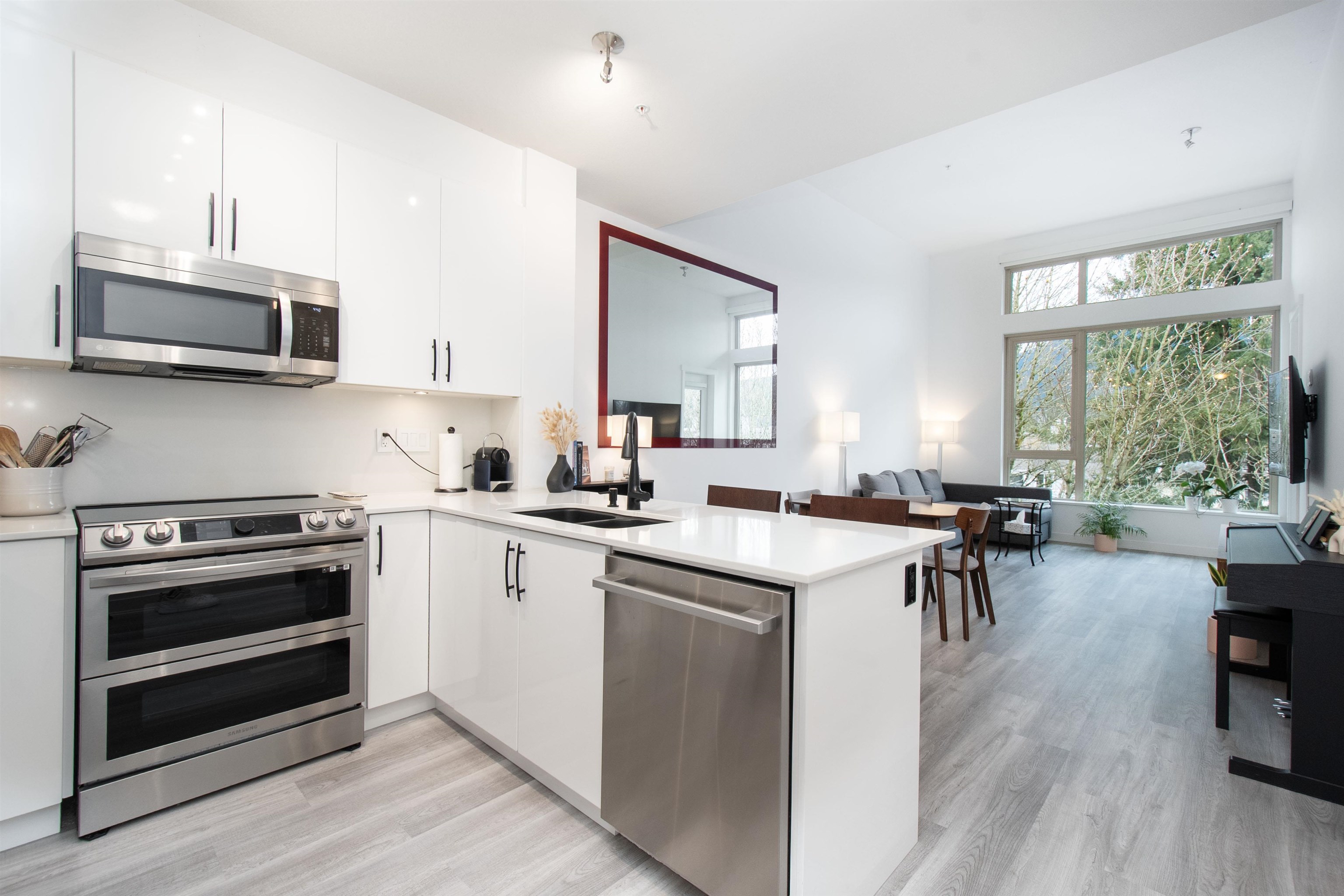 515 119 22ND STREET, R3152058, BC,