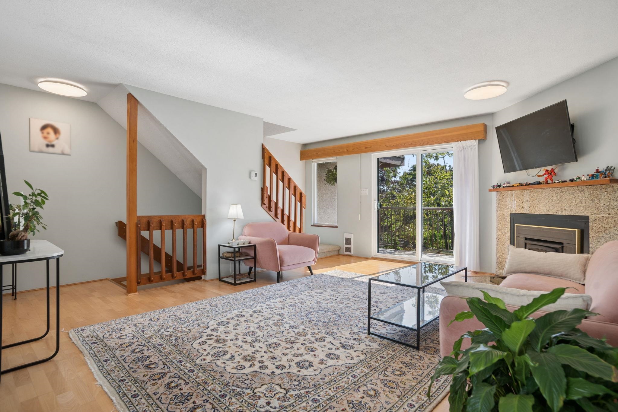 4 220 16TH STREET, R3152064, BC,