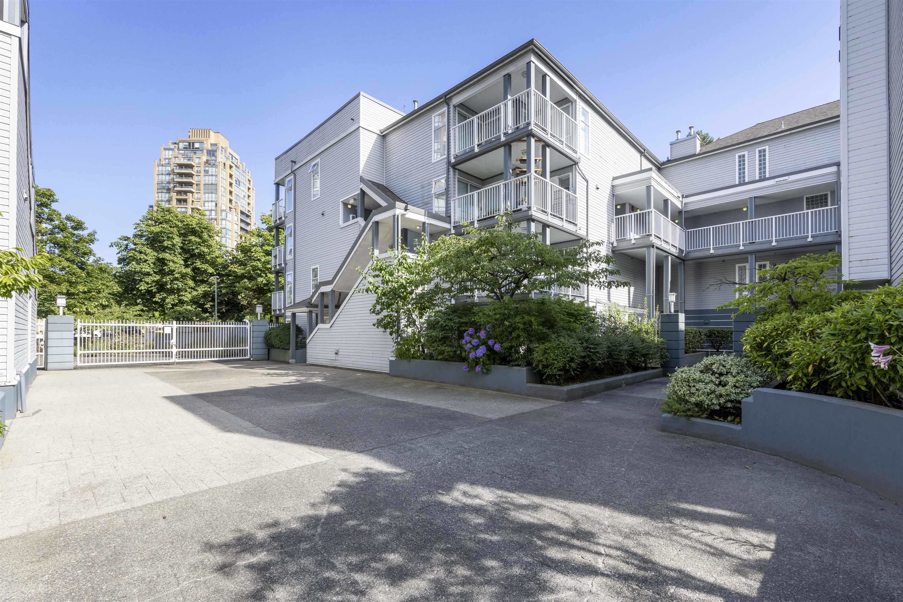 43 7345 SANDBORNE AVENUE, R3152190, BC,