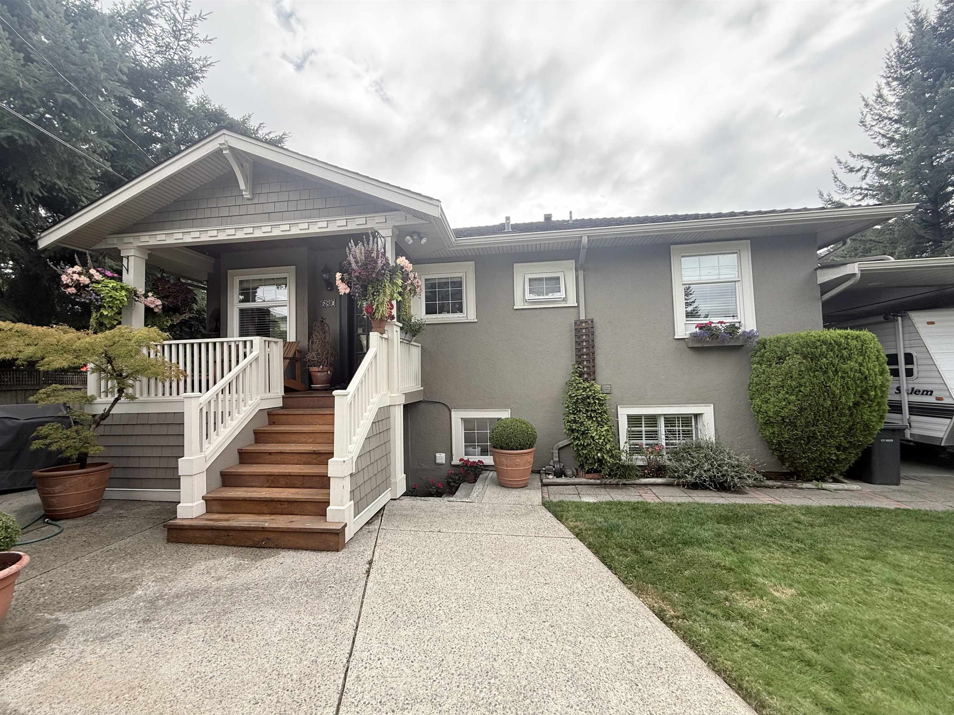 680 THOMPSON AVENUE, Coquitlam BC V3J 3Z8, R3152197, BC,