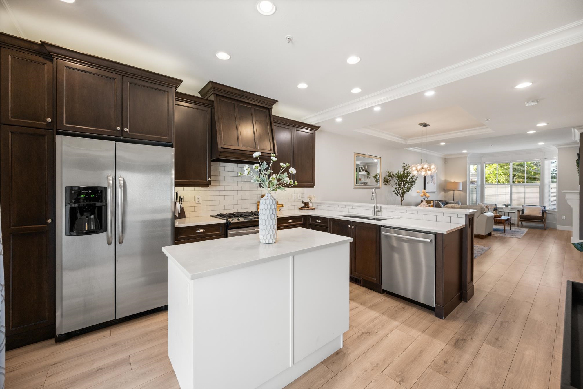 25 33460 LYNN AVENUE, R3152324, BC,