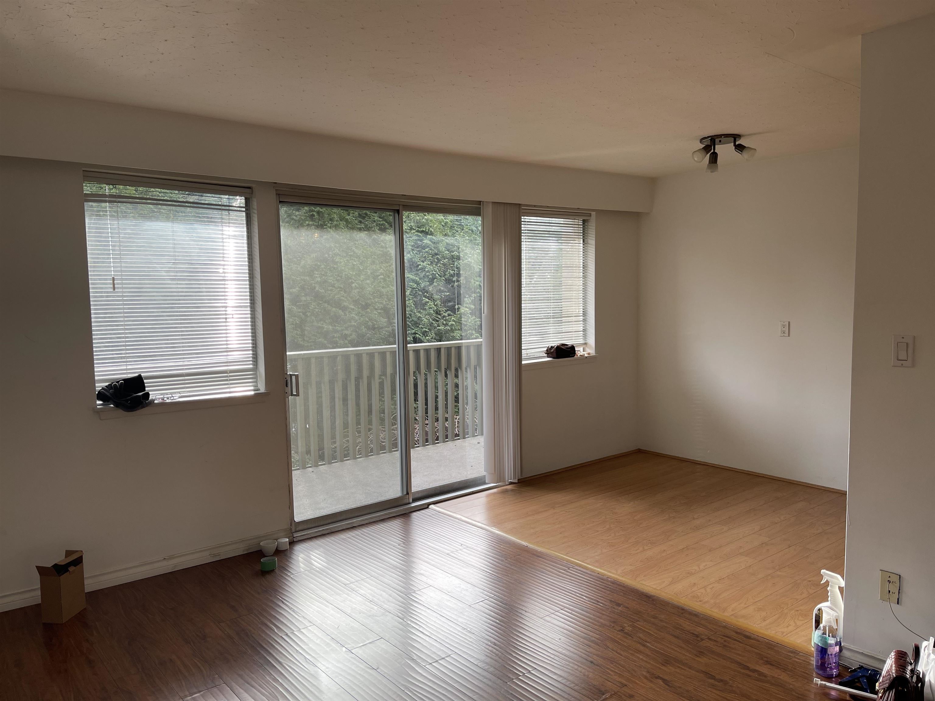 86 5820 HASTINGS ST., R3152375, BC,