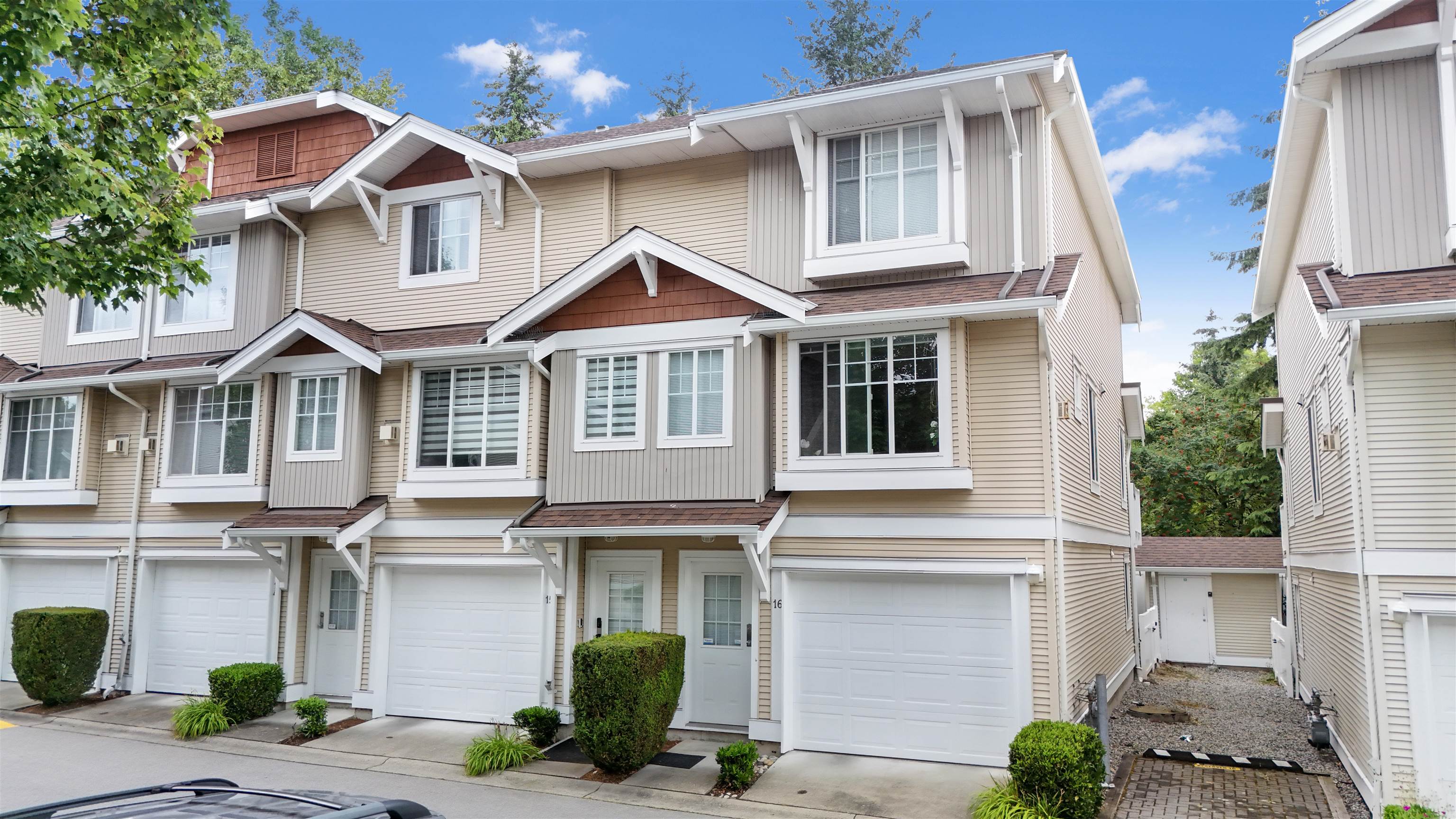16 12110 75A AVENUE, R3152401, BC,