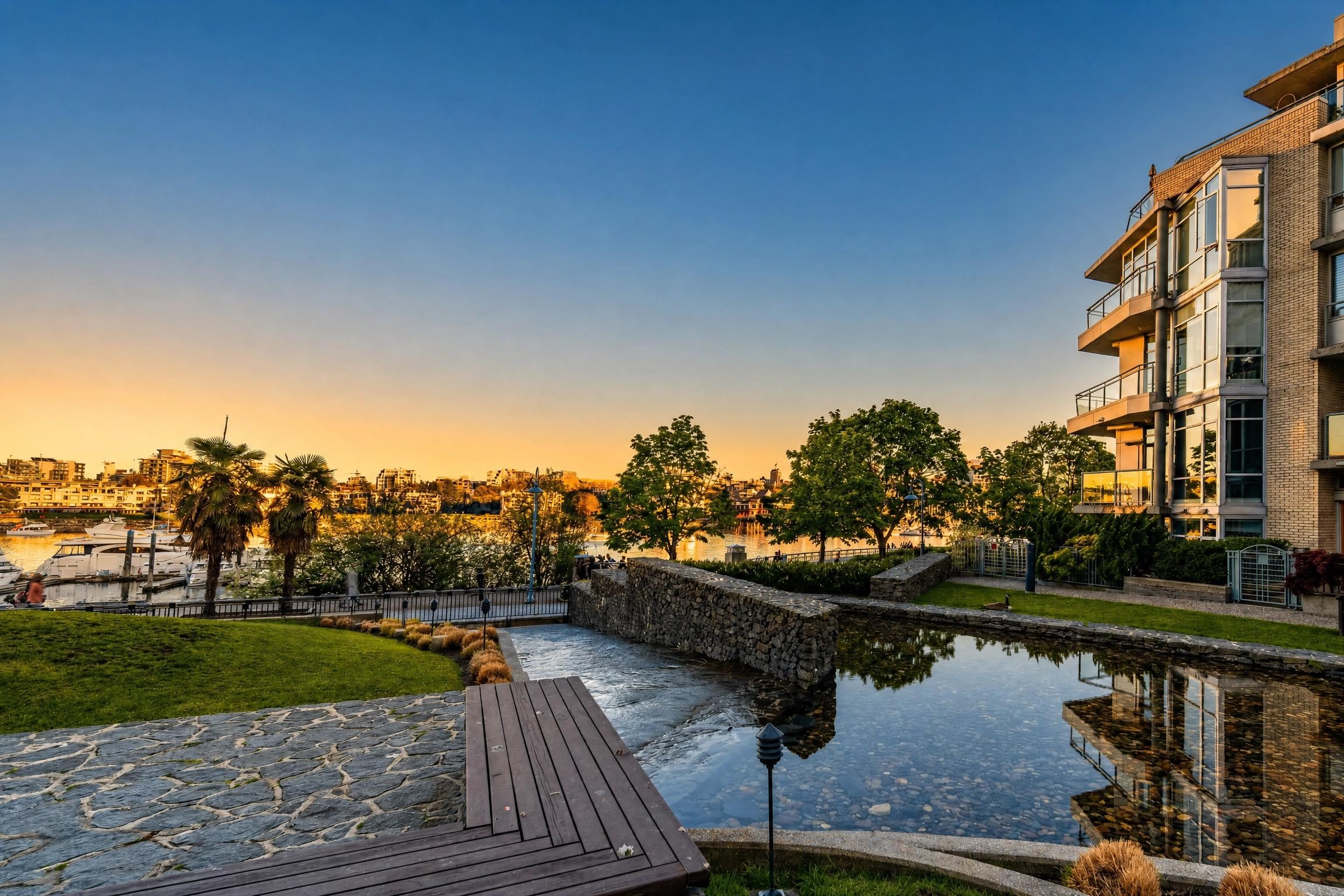 302 1228 MARINASIDE CRESCENT, R3152552, BC,