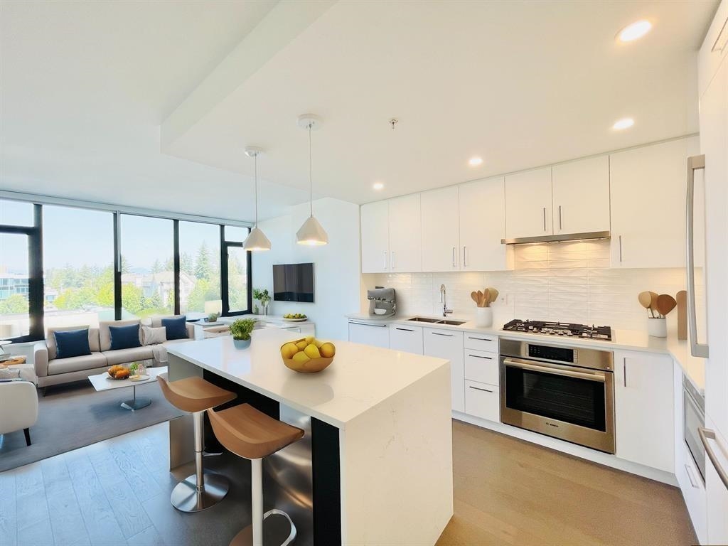 303 1588 JOHNSTON ROAD, R3153001, BC,