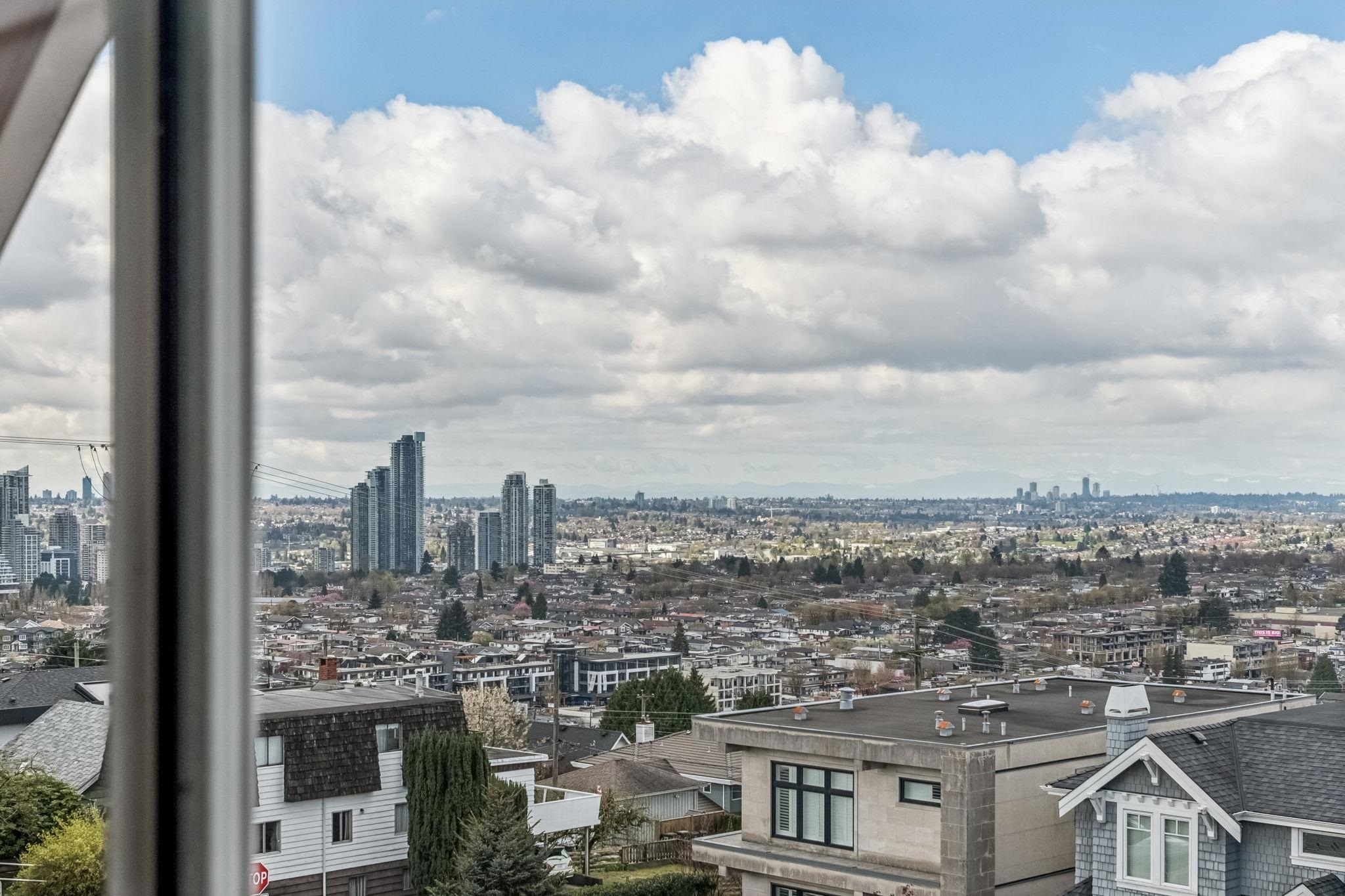 16 N HYTHE AVENUE, Burnaby BC V5B 1G4, R3153287, BC,