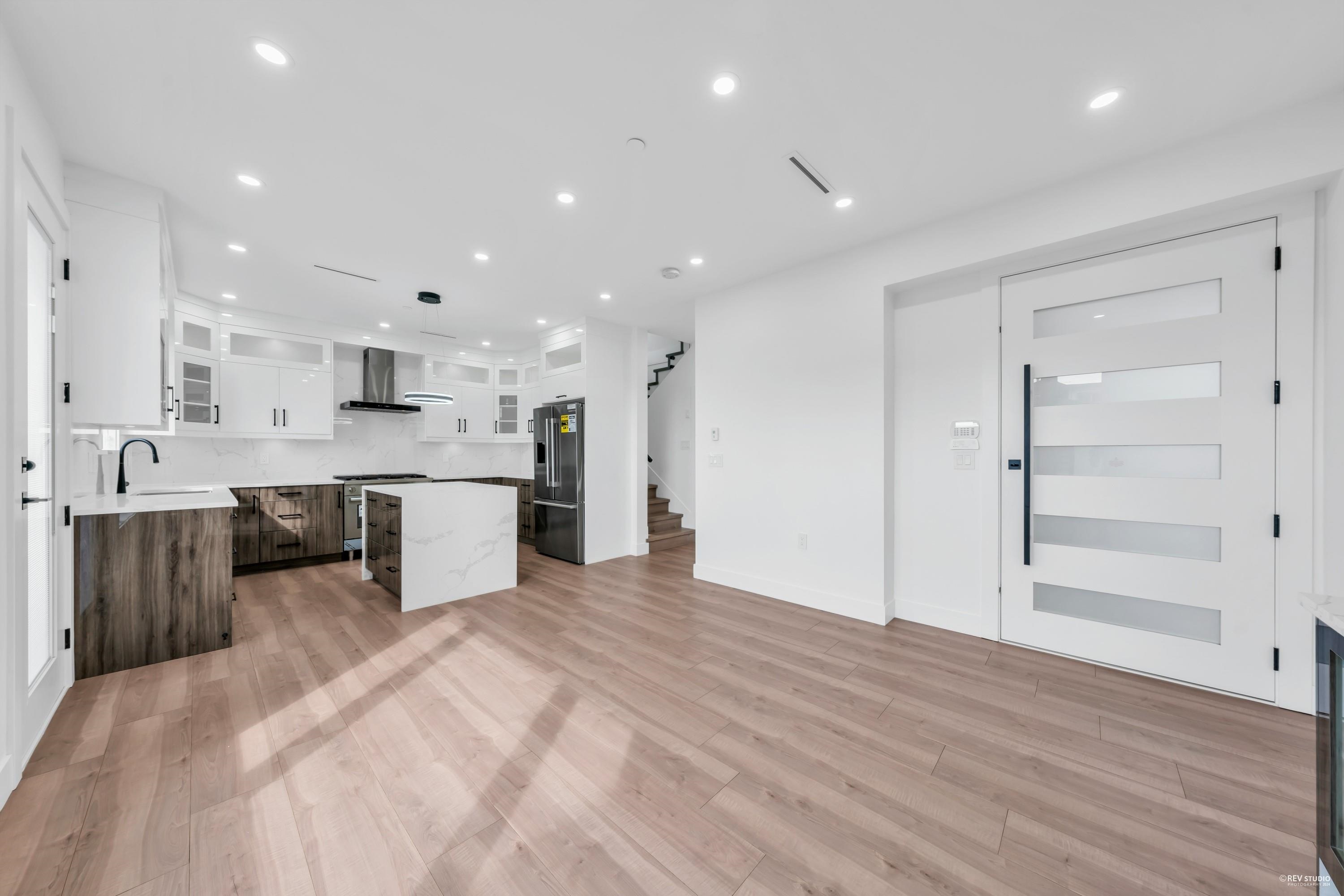 2 3344 ADANAC STREET, R3153327, BC,