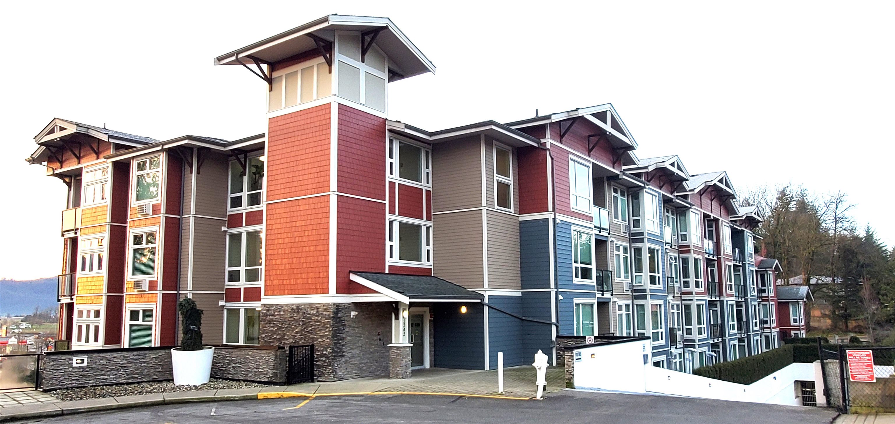 409 2242 WHATCOM ROAD, R3153495, BC,