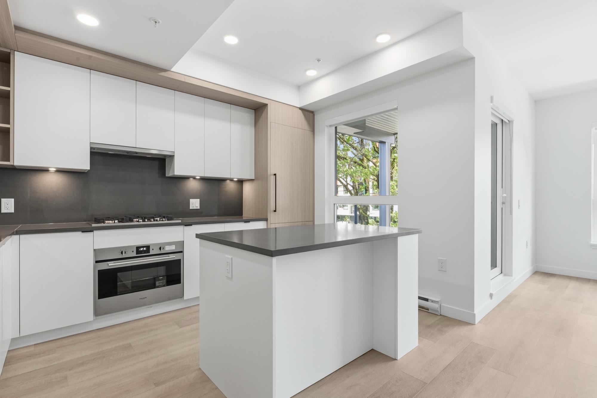 203 2268 BROADWAY, R3153539, BC,