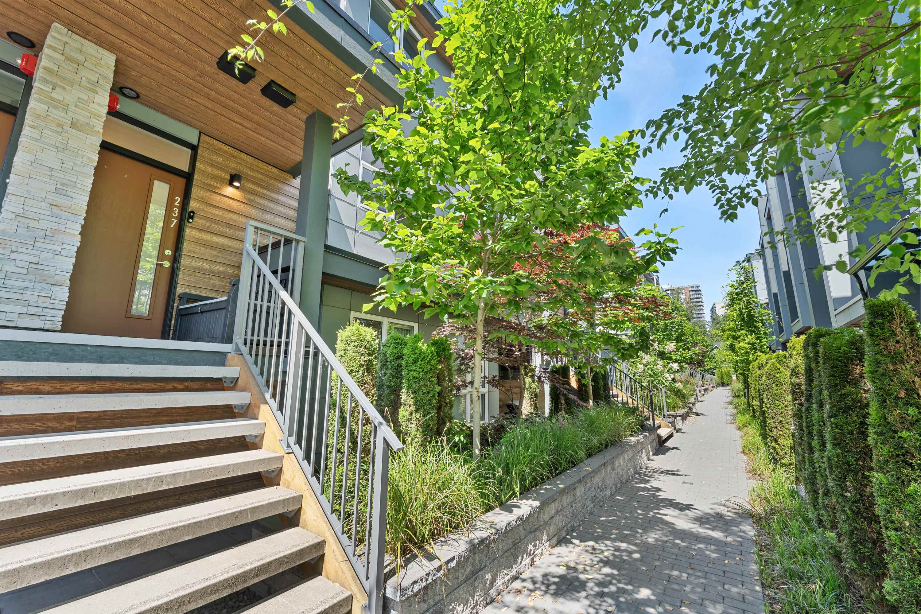 237 2060 CURLING ROAD, R3153711, BC,