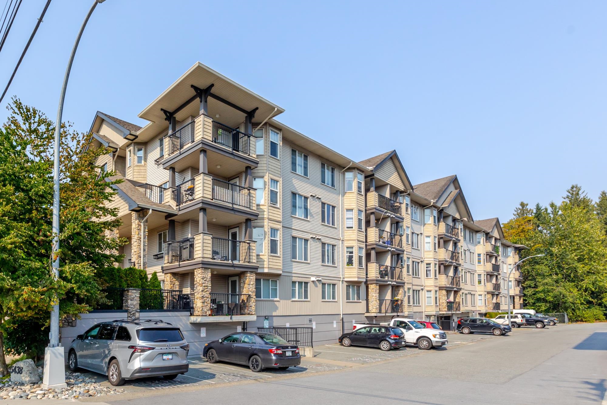 311 5438 198 STREET, R3153756, BC,