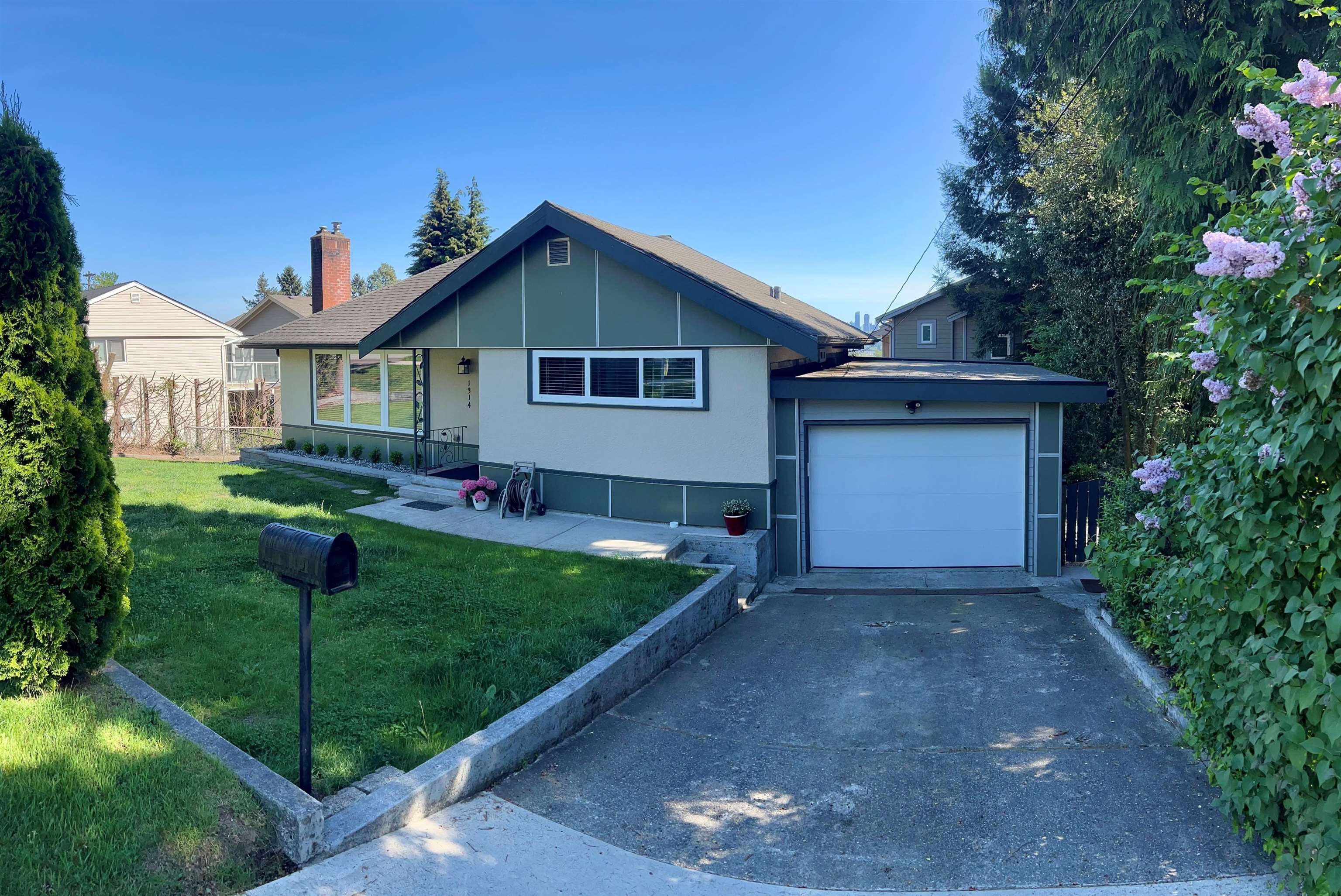 1314 THOMAS AVENUE, Coquitlam BC V3K 2L5, R3153849, BC,