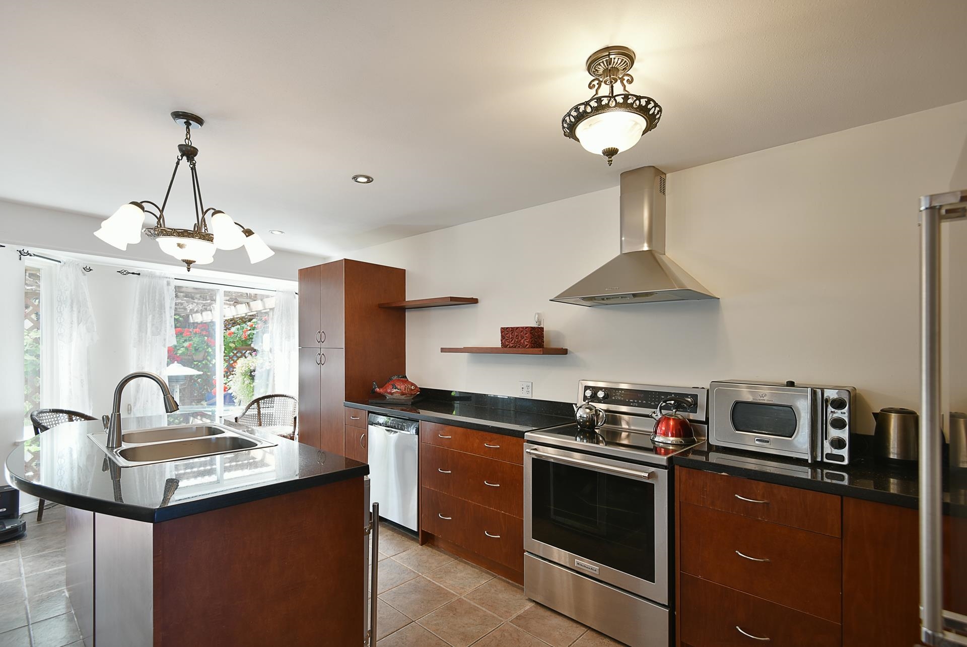 5875 TURNSTONE CRESCENT, Sechelt BC V7Z 0L9, R3153889, BC,
