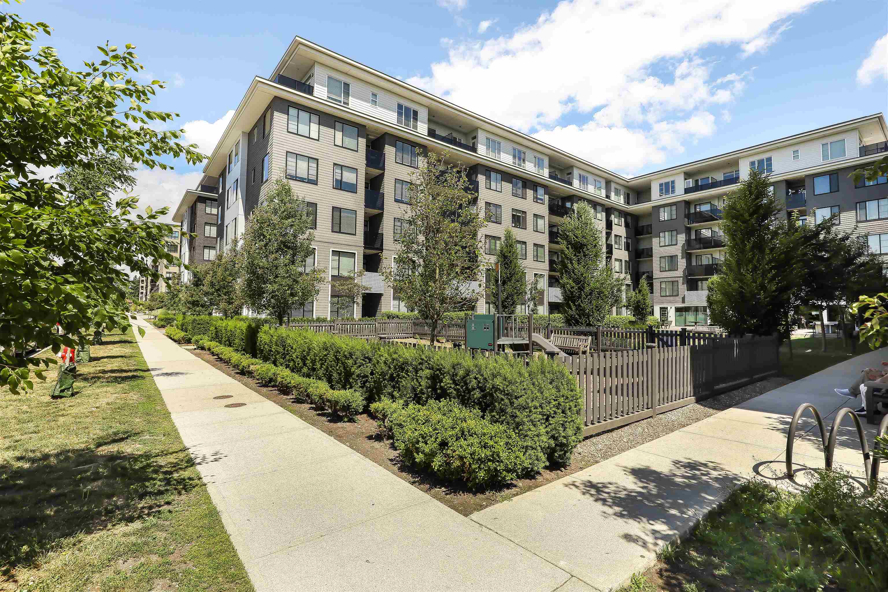 215 15825 85 AVENUE, R3153932, BC,