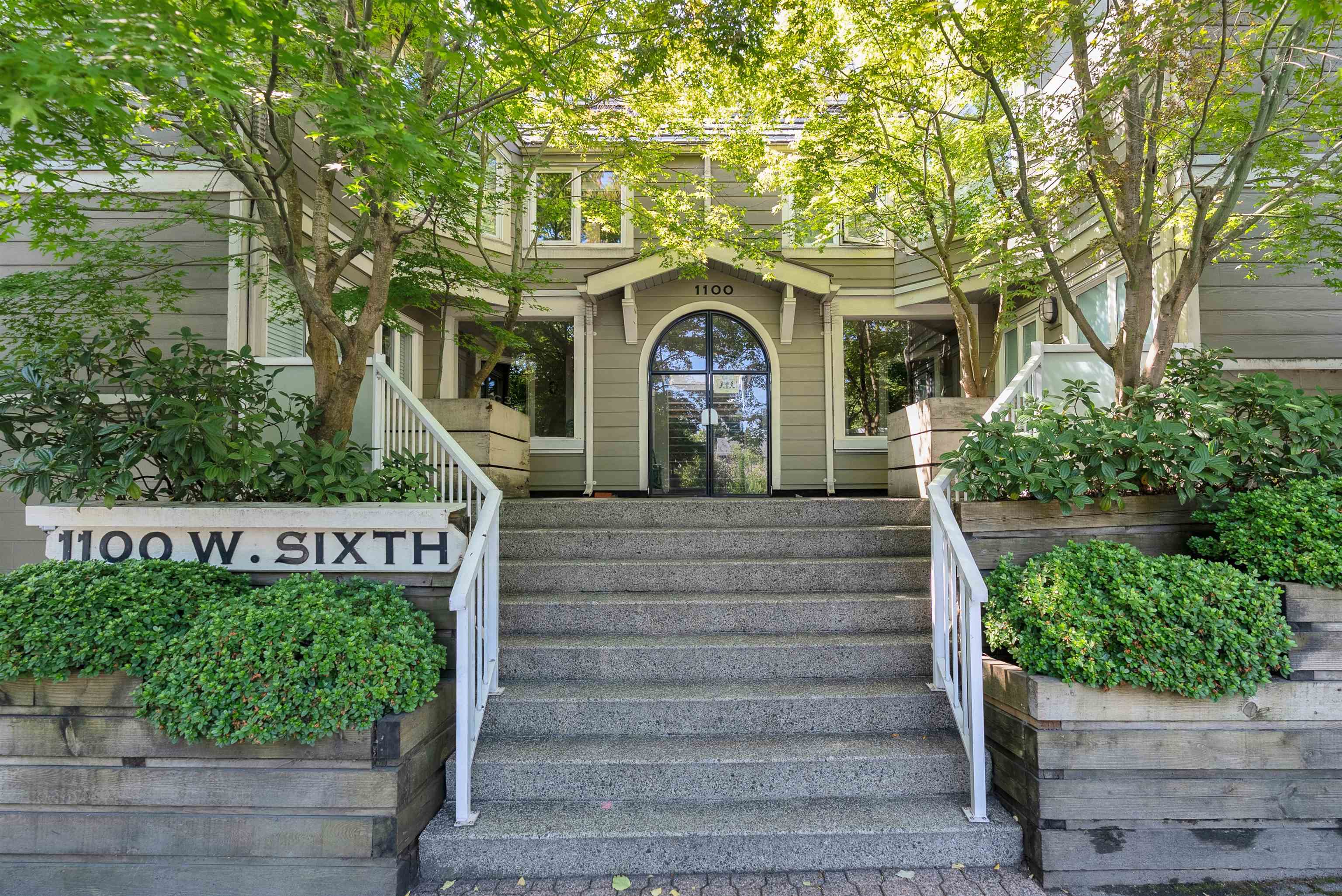 E2 1100 W 6TH AVENUE, R3153986, BC,