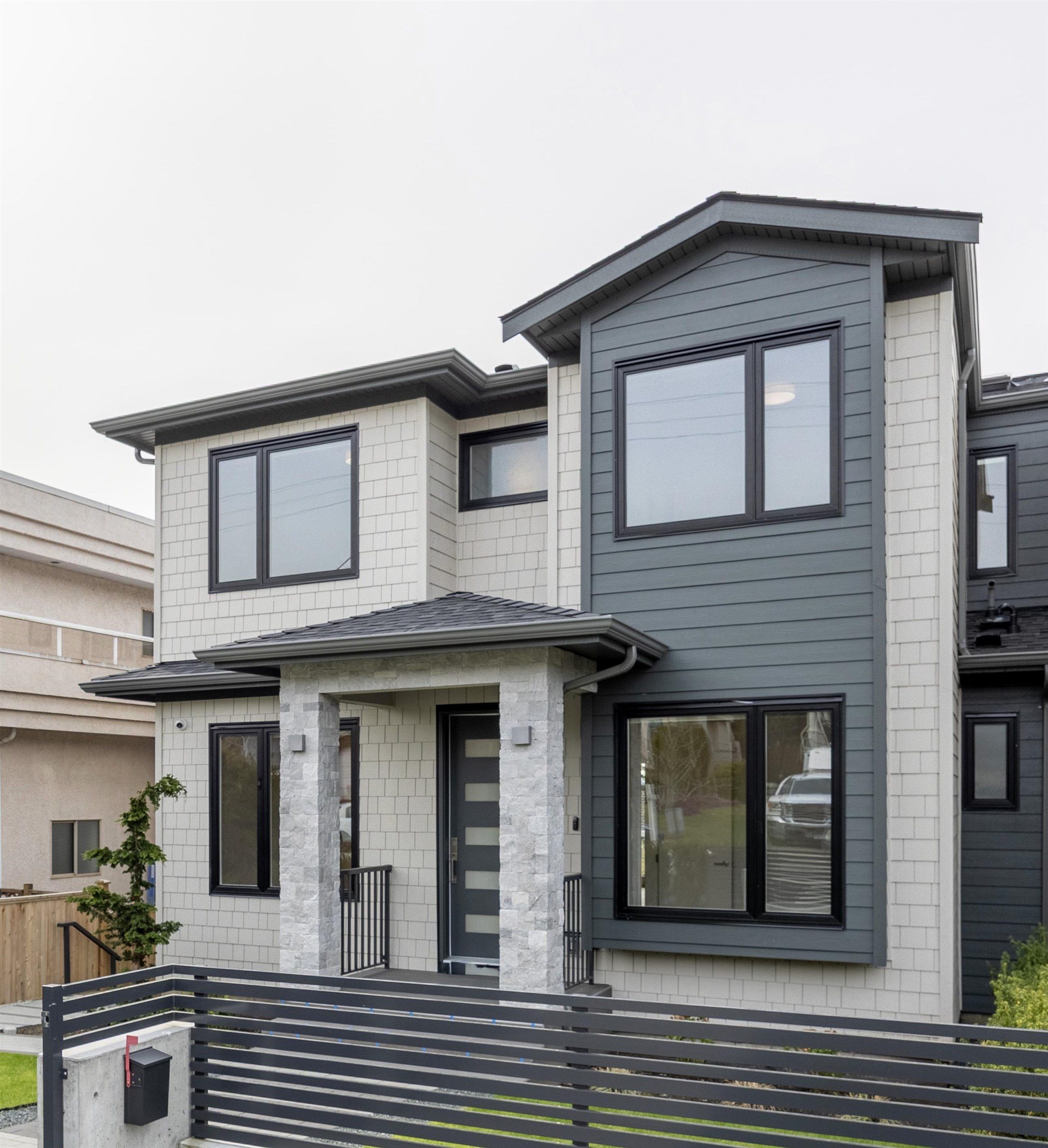 suite 625X KITCHENER STREET, R3153992, BC,