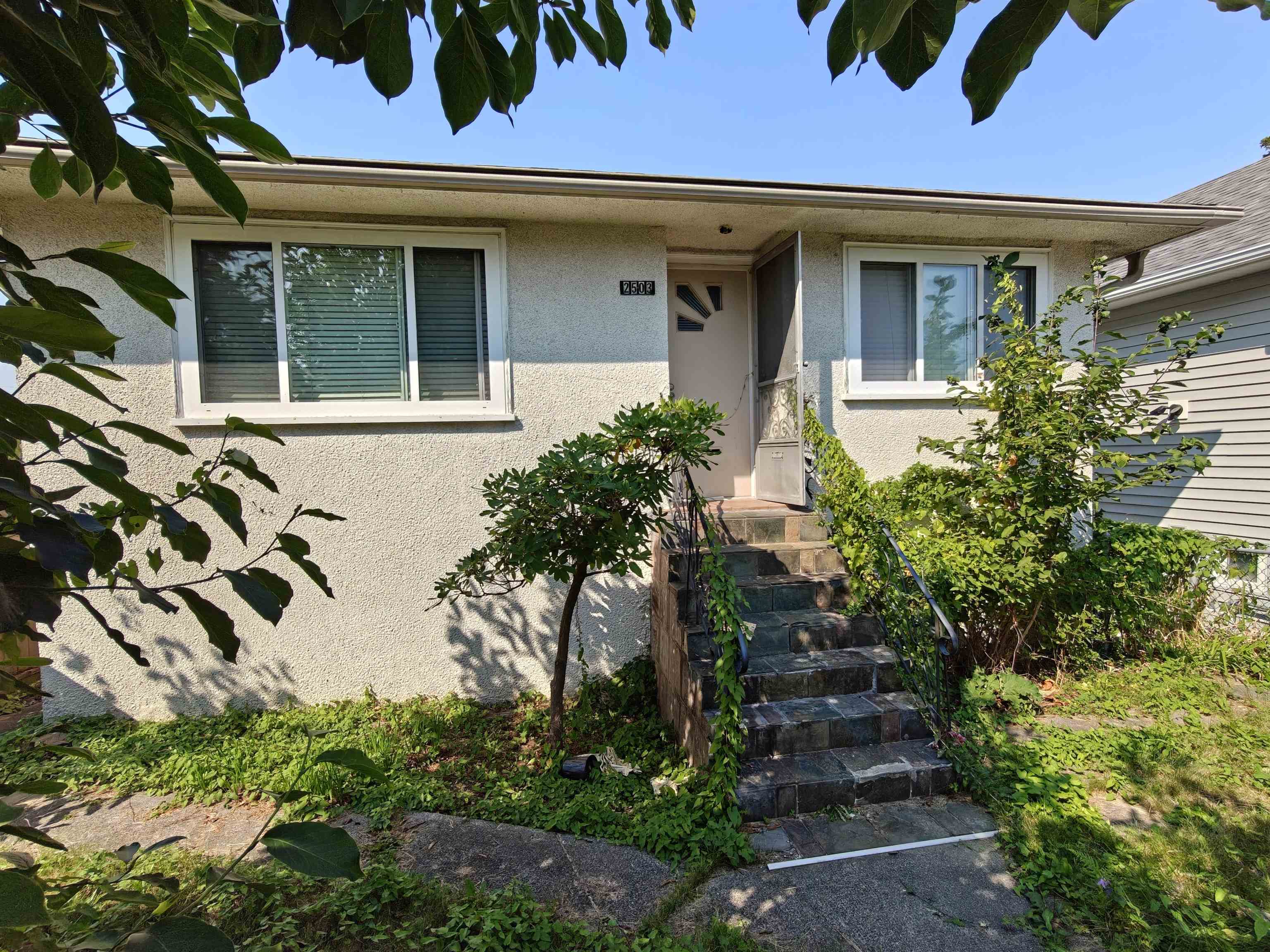 2503 E 27TH AVENUE, Vancouver BC V5R 1N2, R3154034, BC,