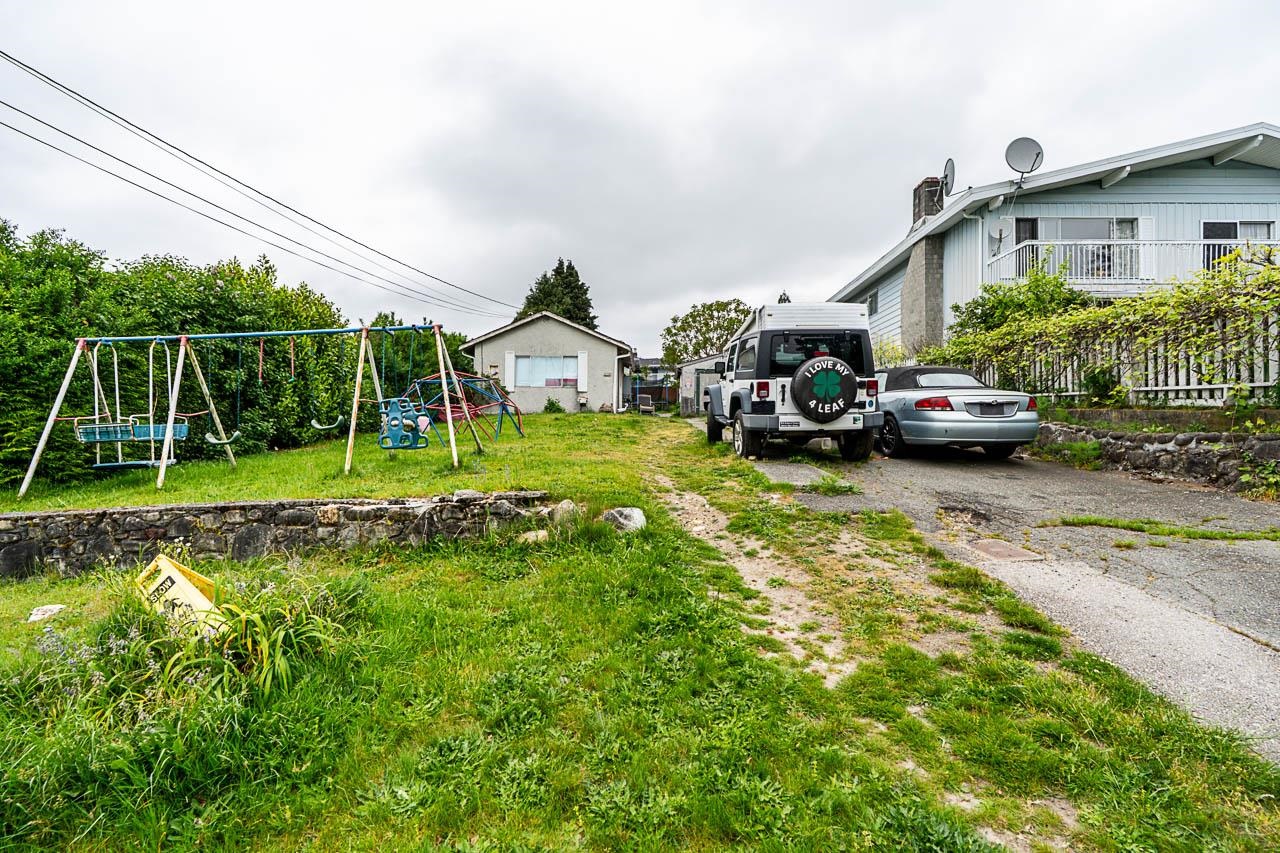 2233 EDINBURGH STREET, New Westminster BC V3M 2Y2, R3154106, BC,