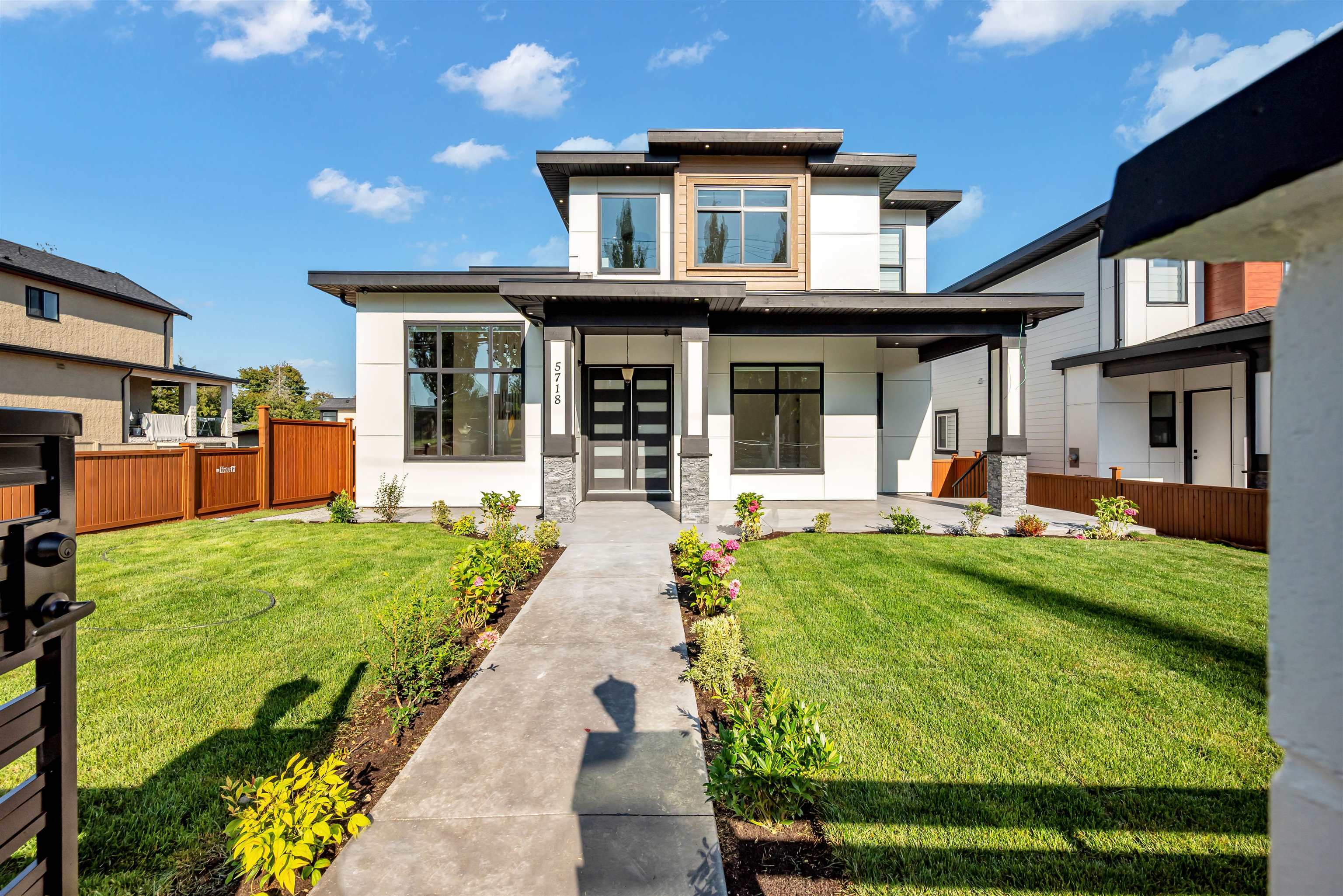5718 144 STREET, Surrey BC V3X 1A7, R3154107, BC,