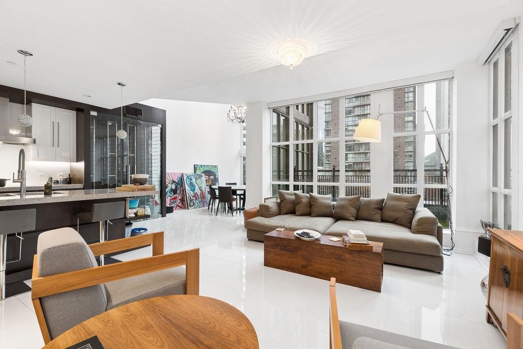 PH2 1102 HORNBY STREET, R3154181, BC,