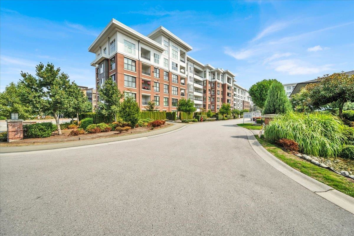 #B208 8150 207 STREET, R3154427, BC,