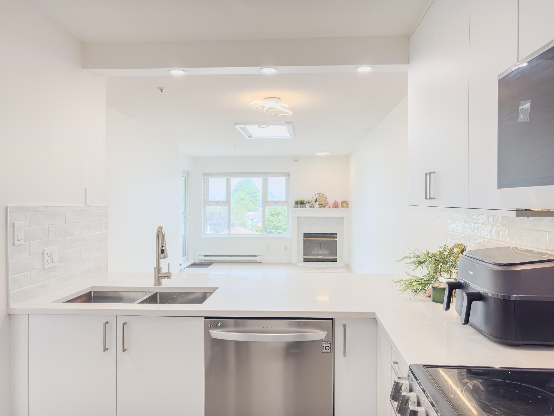 311 4893 CLARENDON STREET, R3154526, BC,