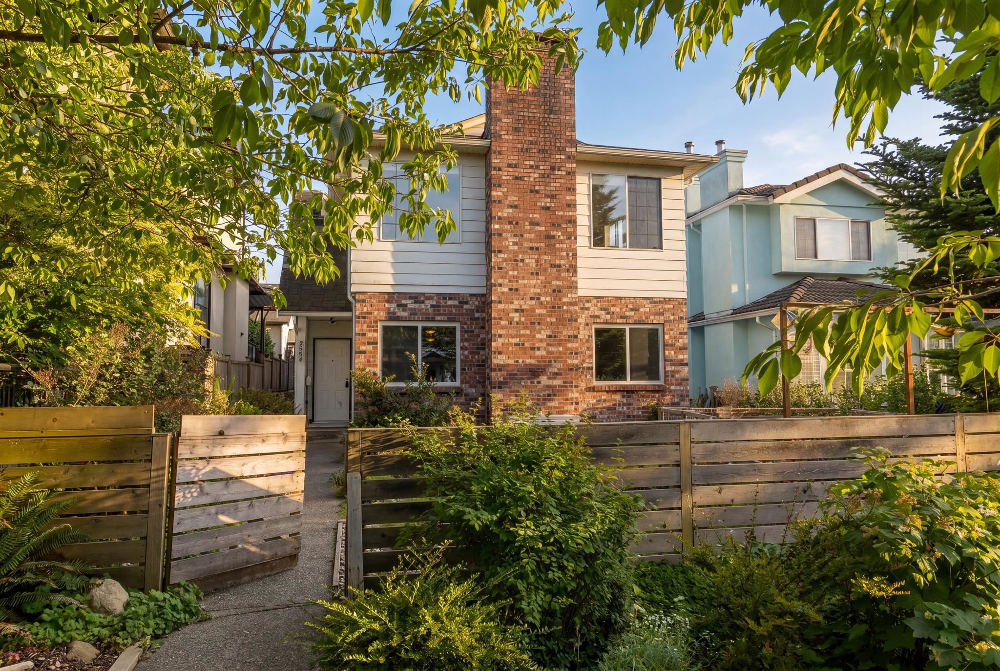2554 E 7TH AVENUE, Vancouver BC V5M 1T4, R3154542, BC,