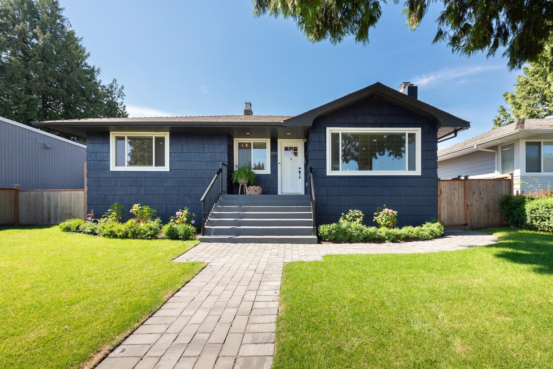 205 E DURHAM STREET, New Westminster BC V3L 4J2, R3154667, BC,