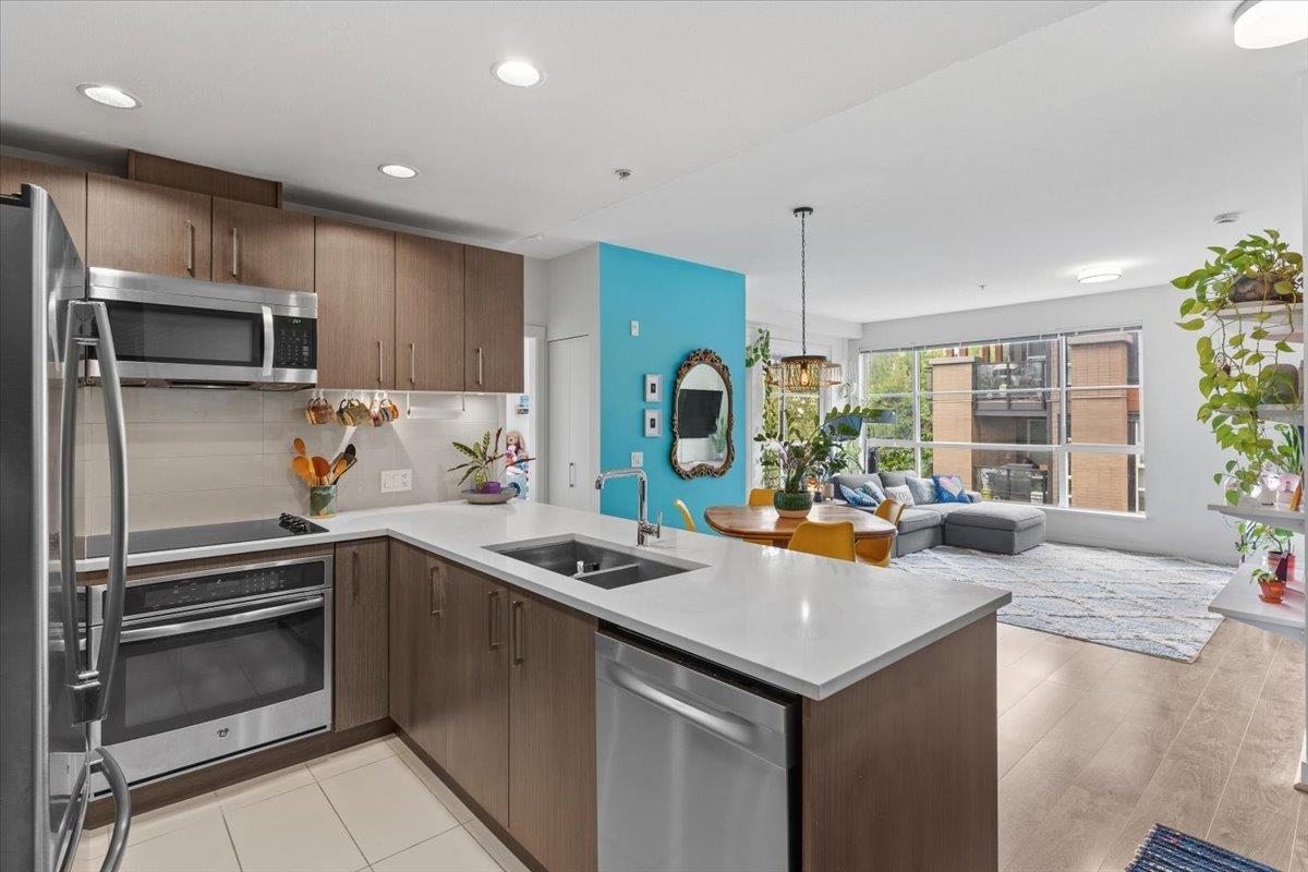 313 5981 GRAY AVENUE, R3154857, BC,