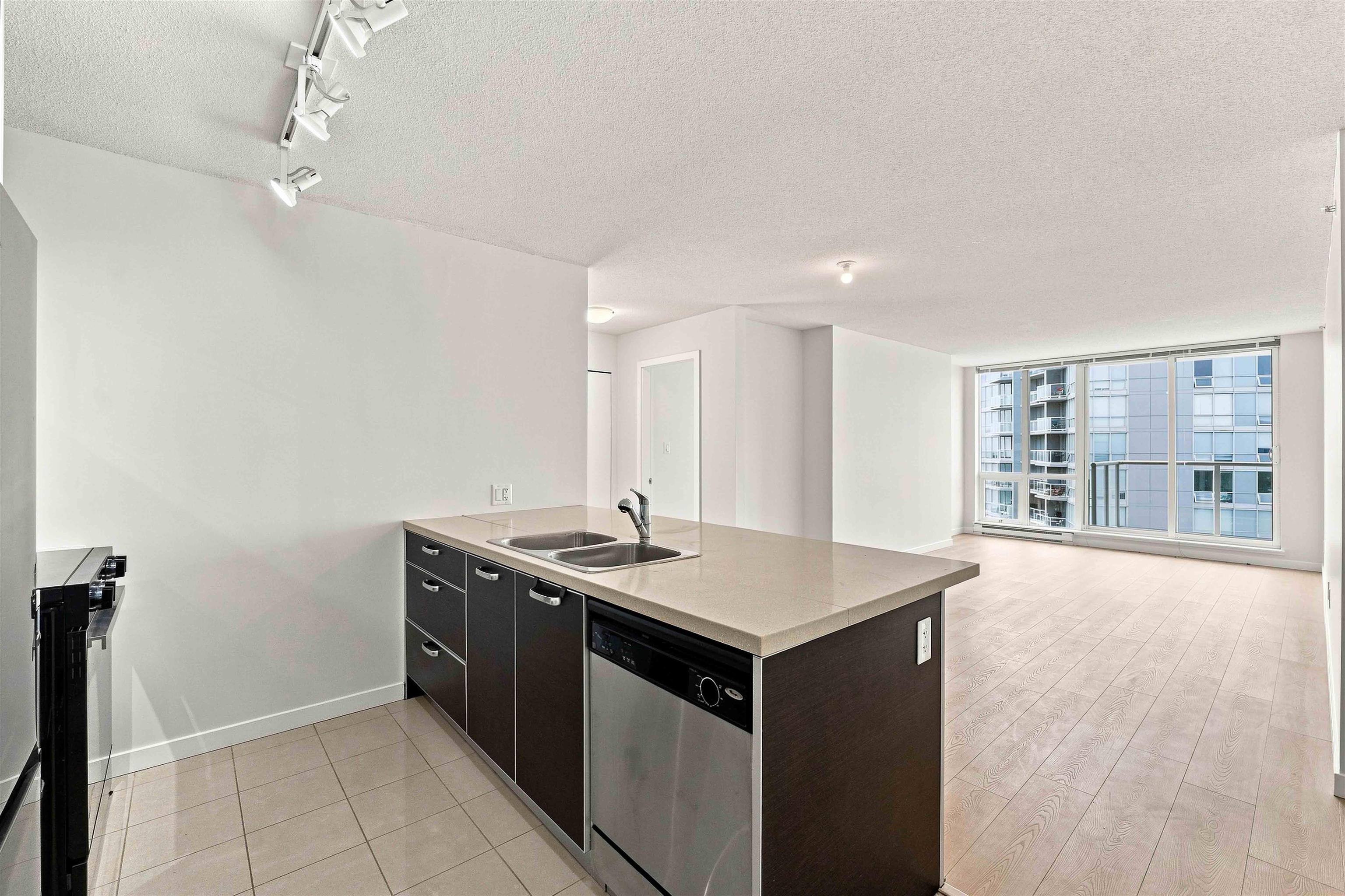 3202 13688 100 AVENUE, R3154900, BC,