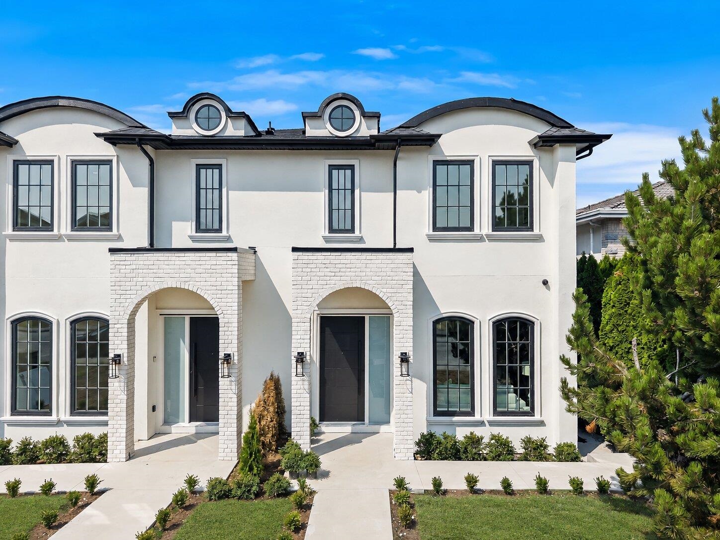 2 3737 FOREST STREET, R3154981, BC,