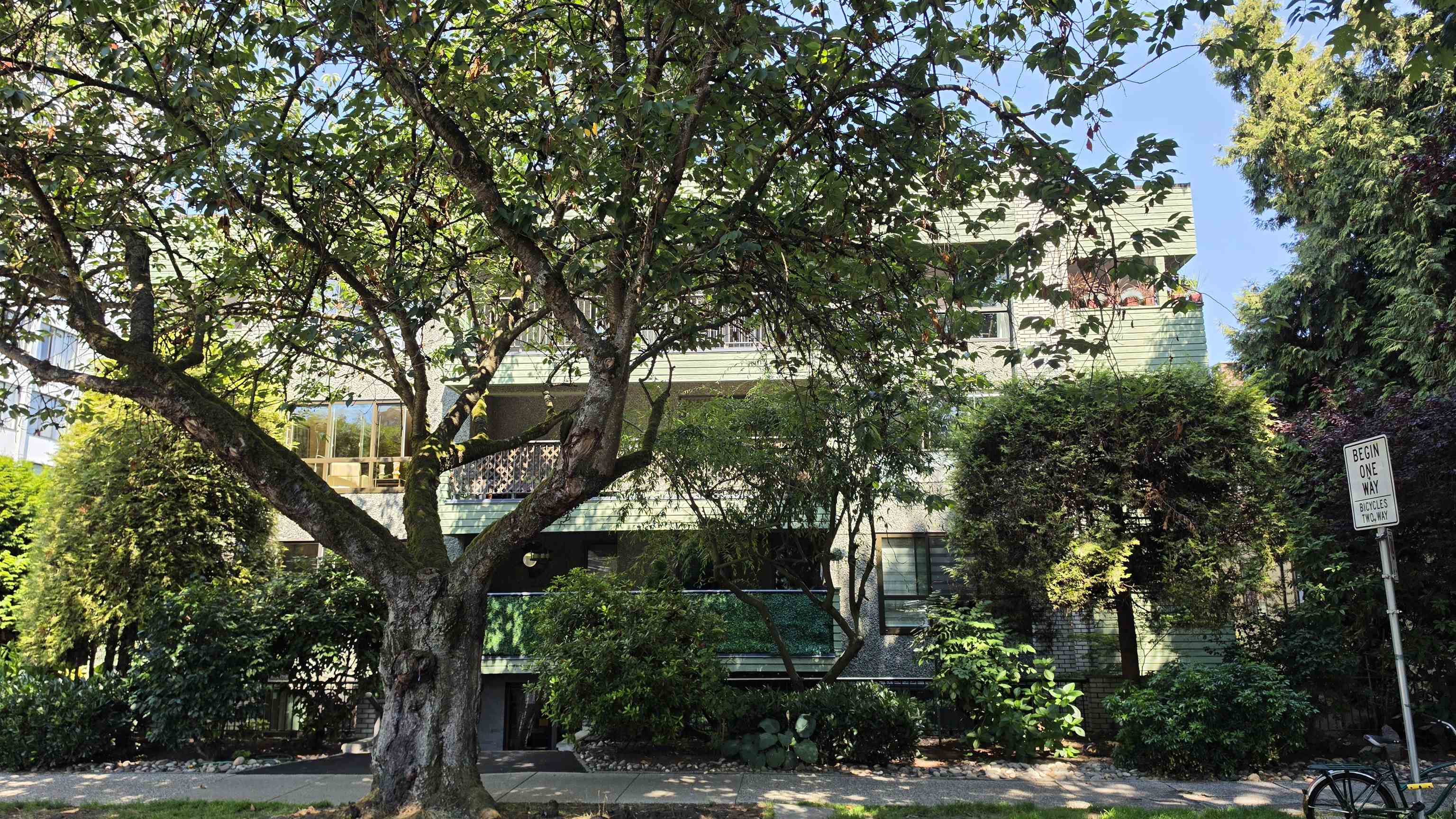 406 1717 HARO STREET, R3155162, BC,