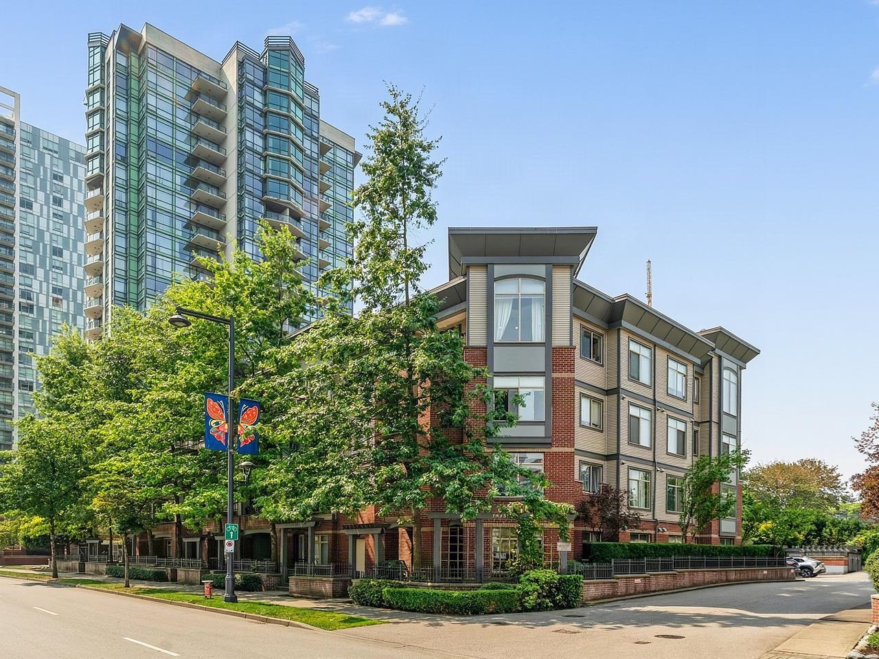 215 10455 UNIVERSITY DRIVE, R3155240, BC,