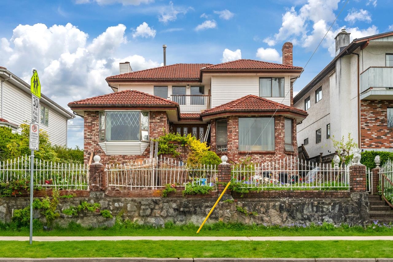 4338 ONTARIO STREET, Vancouver BC V5V 3G9, R3155538, BC,