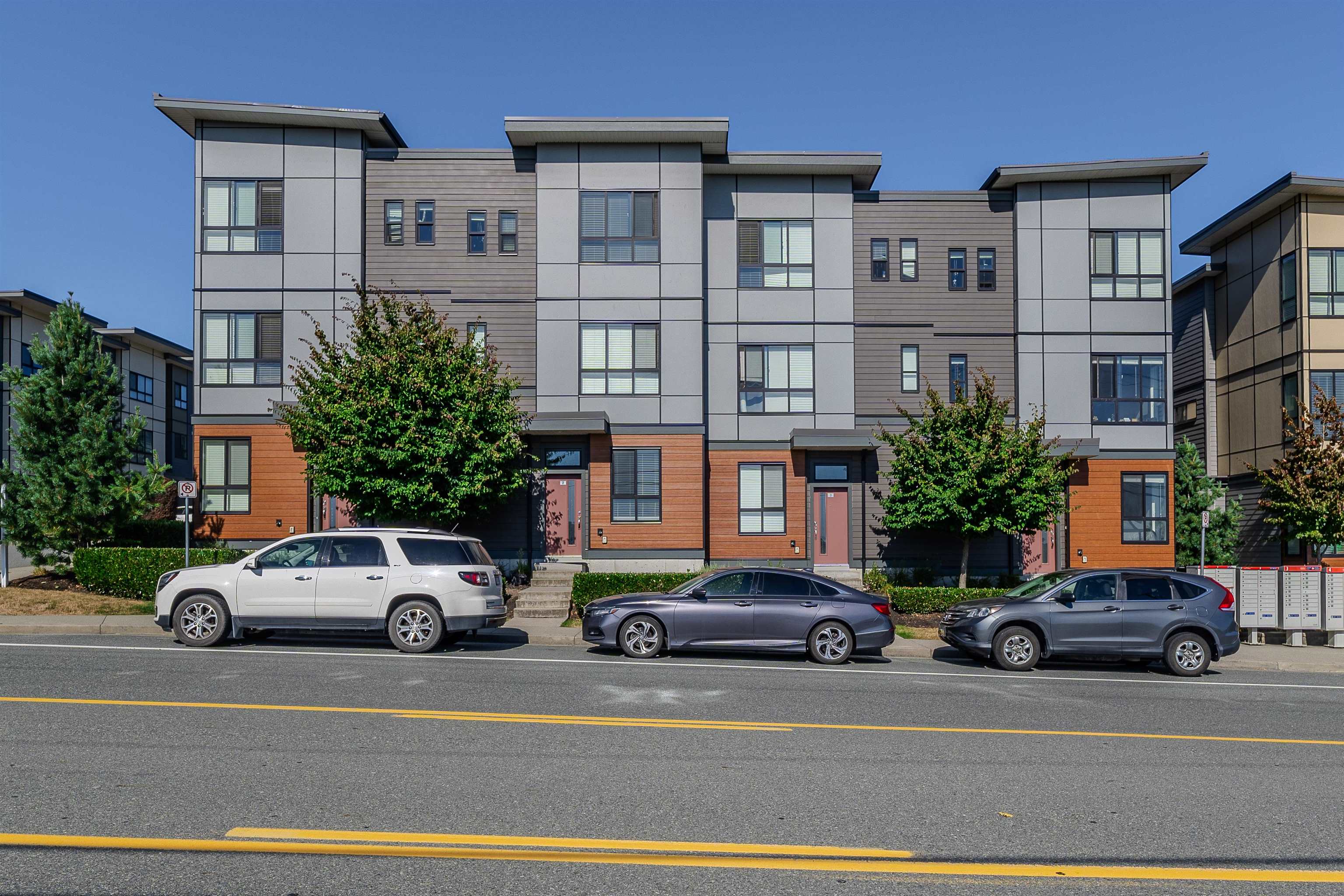 2 1938 NORTH PARALLEL ROAD, R3155573, BC,