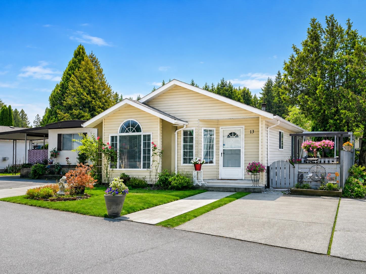 13 9080 198 STREET, R3155593, BC,