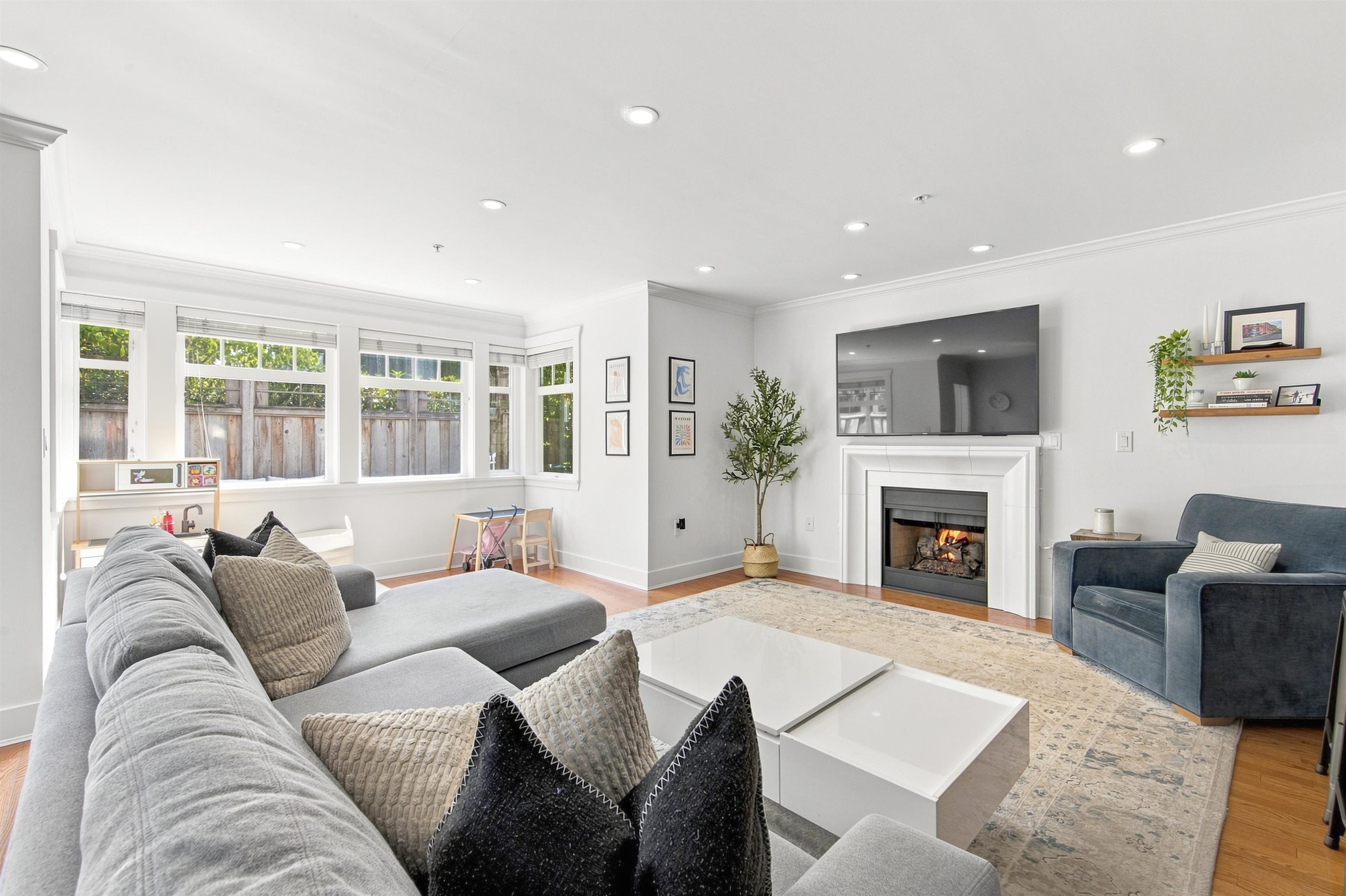 2460 SASAMAT STREET, Vancouver BC V6R 4S8, R3155653, BC,