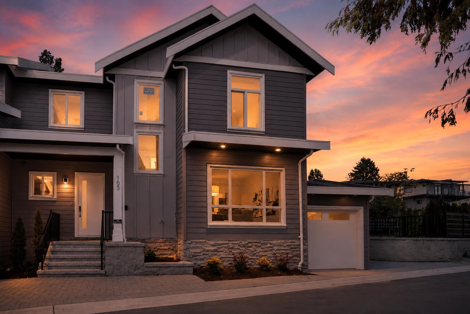 103 269 KING STREET, R3155707, BC,