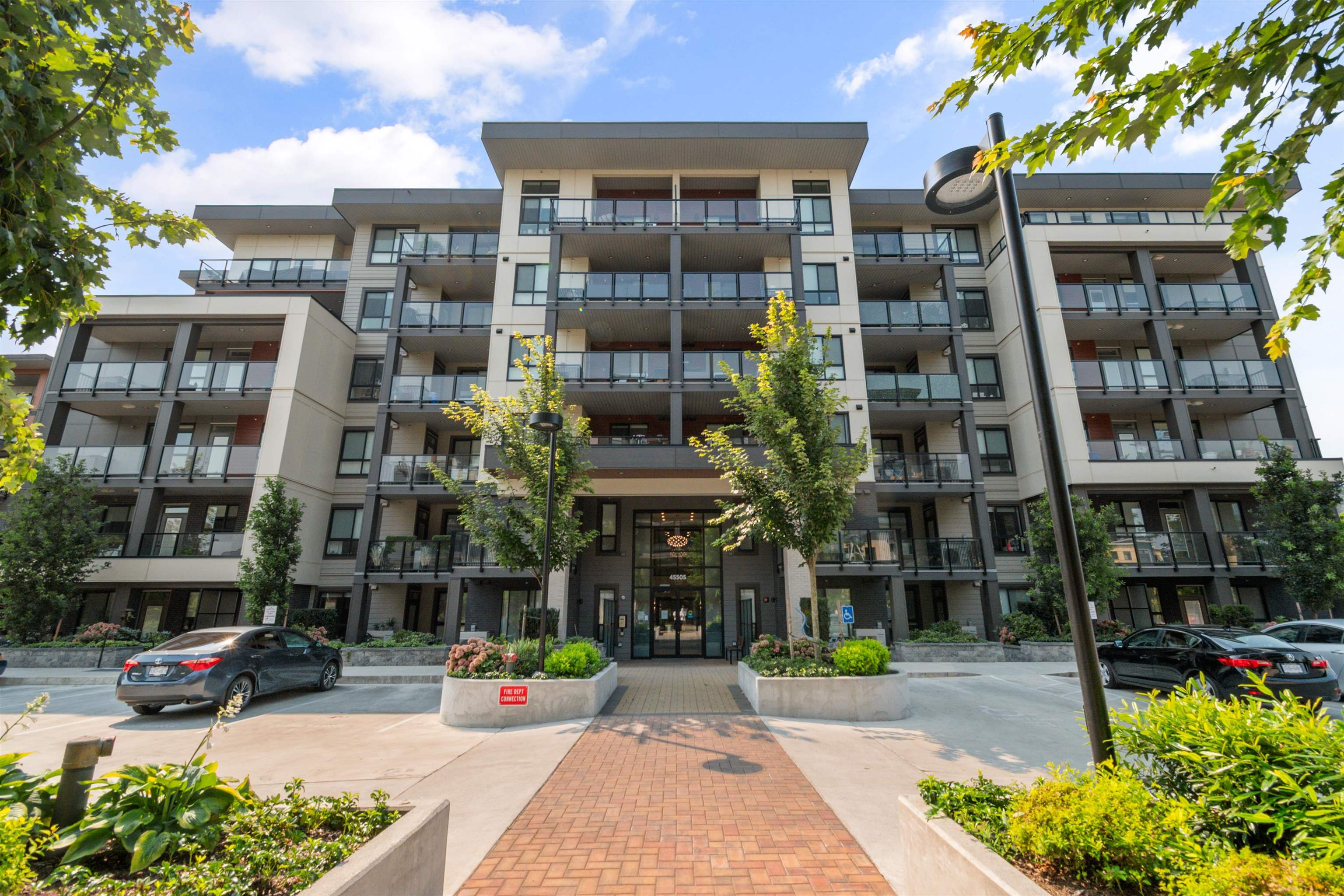 604 45505 CAMPUS DRIVE, R3155909, BC,