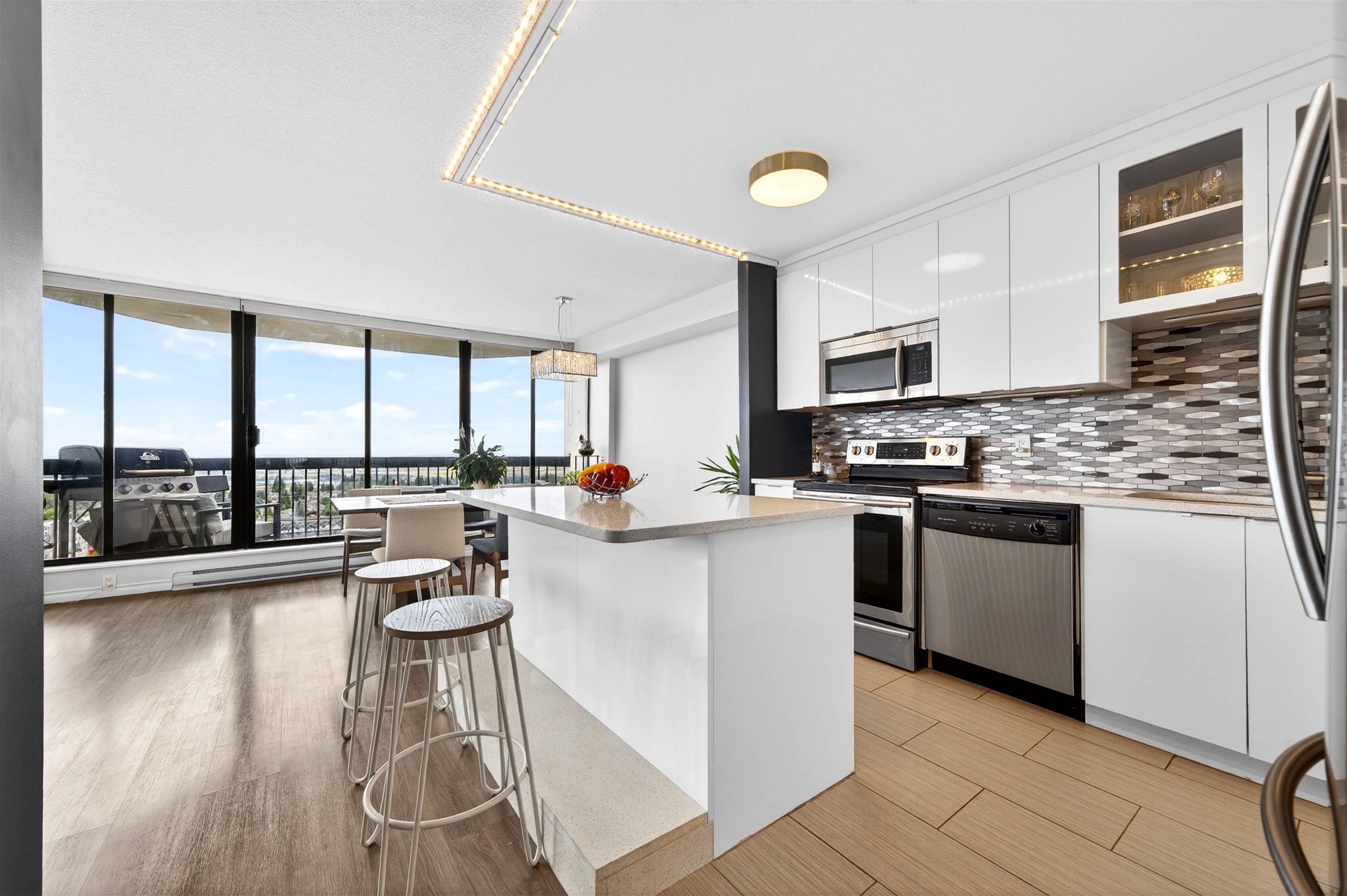 1903 6540 BURLINGTON AVENUE, R3155947, BC,