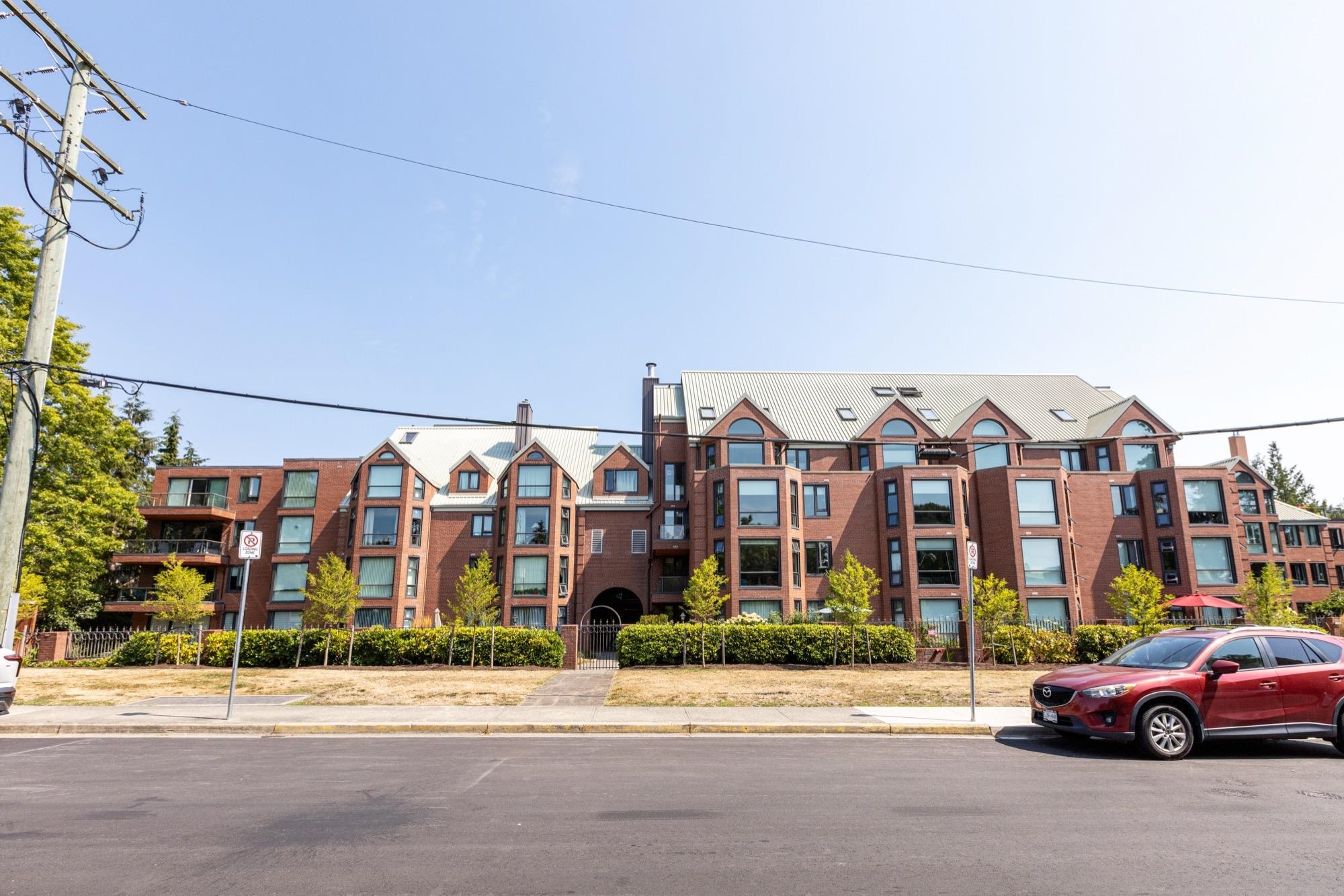 408 1350 VIEW CRESCENT, R3156006, BC,