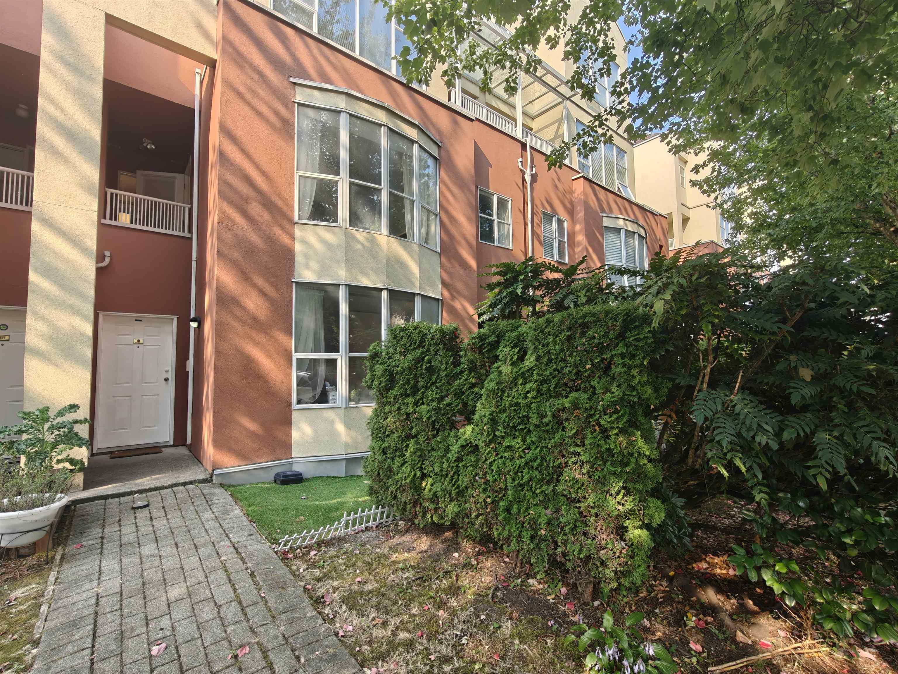 175 8333 JONES ROAD, R3156057, BC,