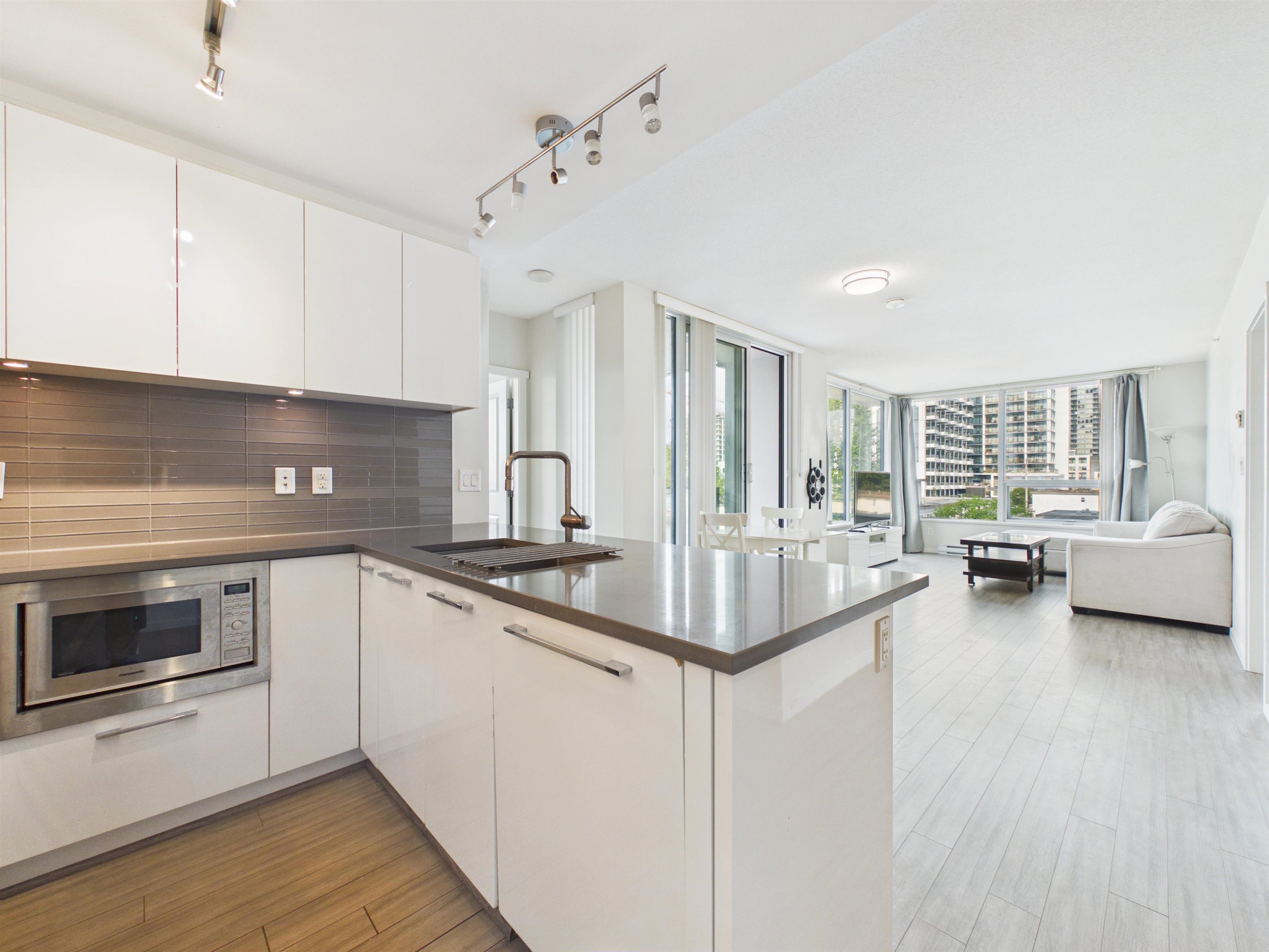 505 6658 DOW AVENUE, R3156078, BC,